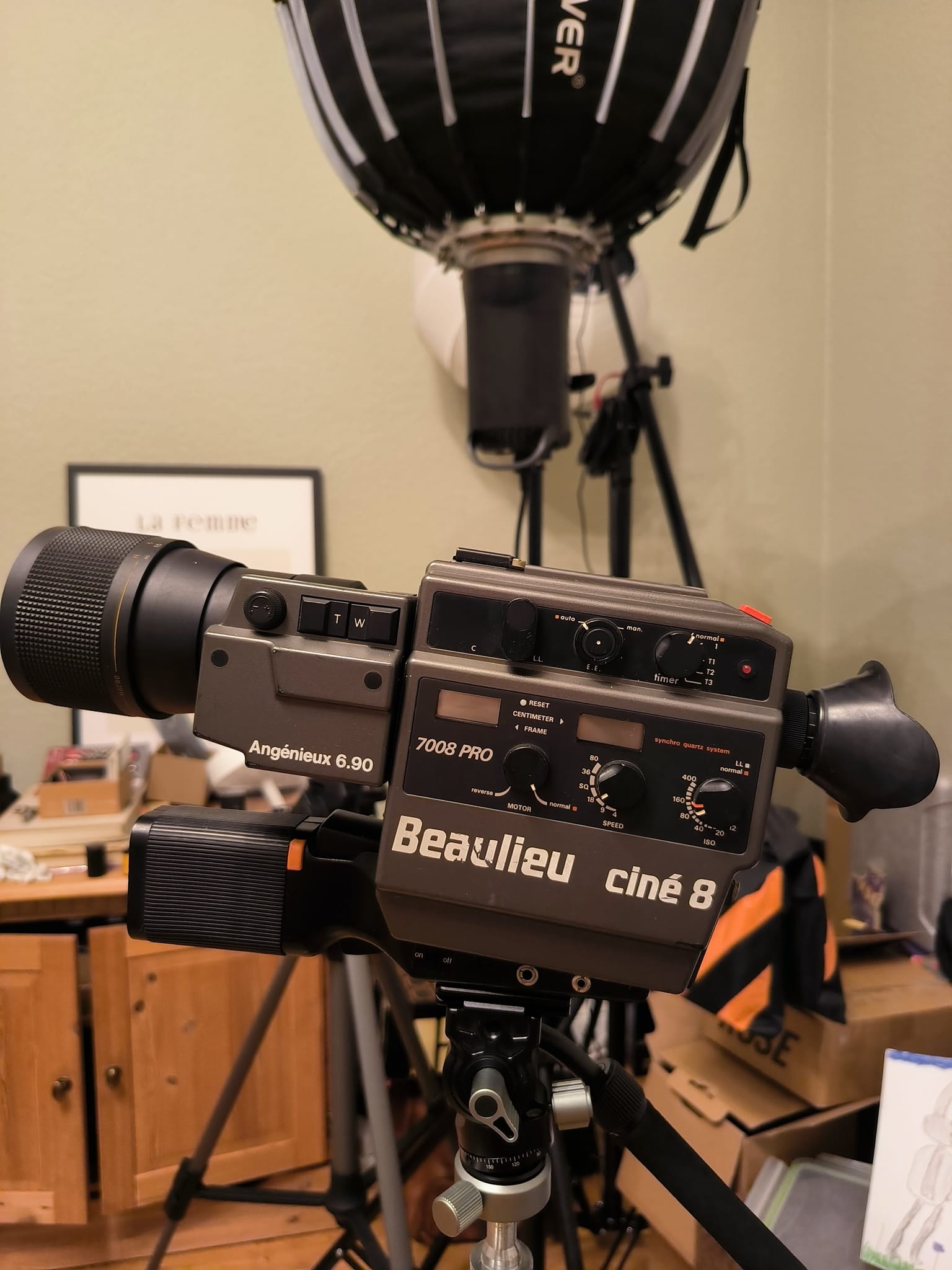 Is Beaulieu camera's dream lens an Angenieux with crystal sync?