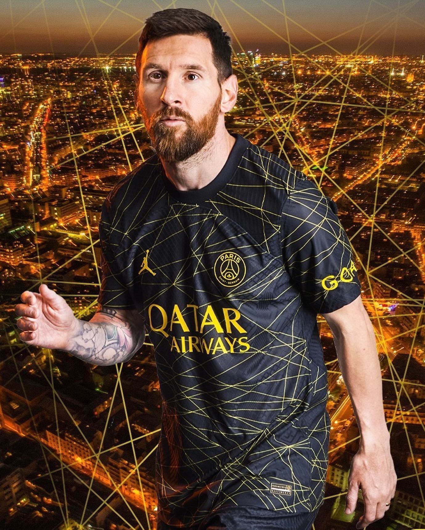 ishowspeed gets his hands on a PSG kit for the first time at