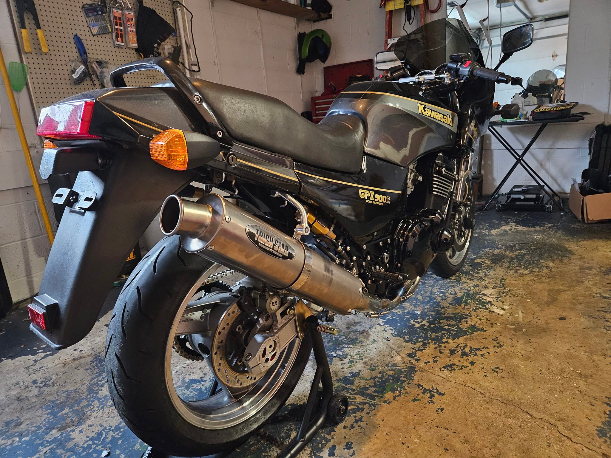 ZRX1200R engine conversion for Kawasaki GPZ900R