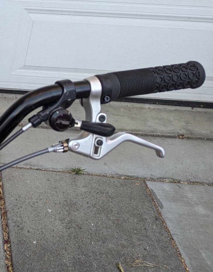 Leviers De Frein Plat Avid AD 1.0 L – Pour VTT Cantilever & V-Brake – Occasion, Fonctionnels