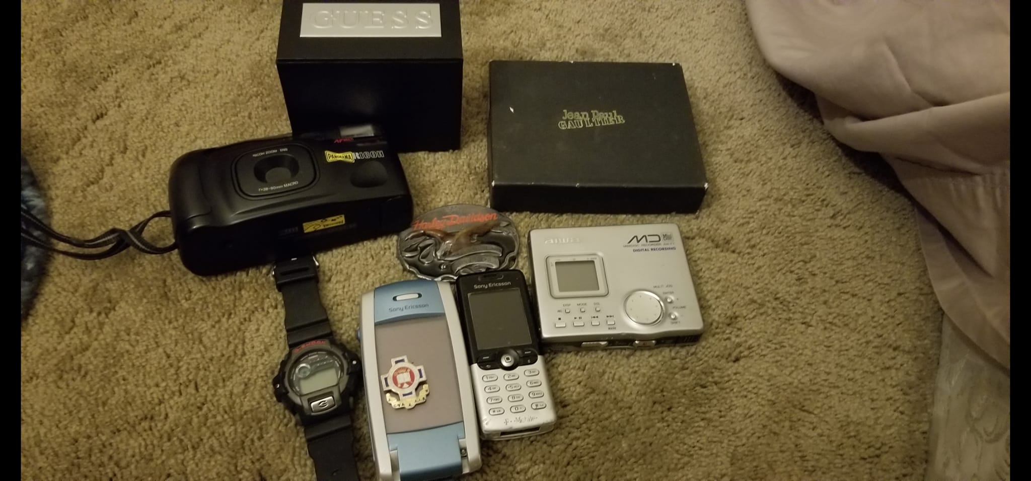 1995年 SONY Discman - Portable CD-Player with GPS. D-901NV。