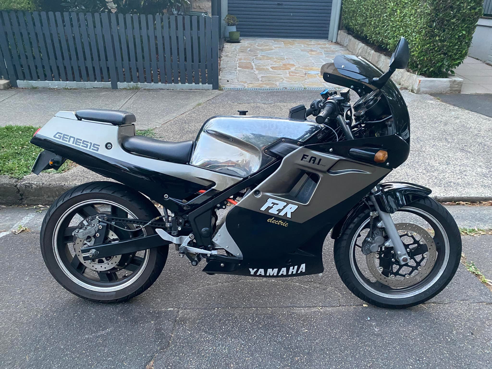 Upgrades for FZR250 2KR race bike performance?
