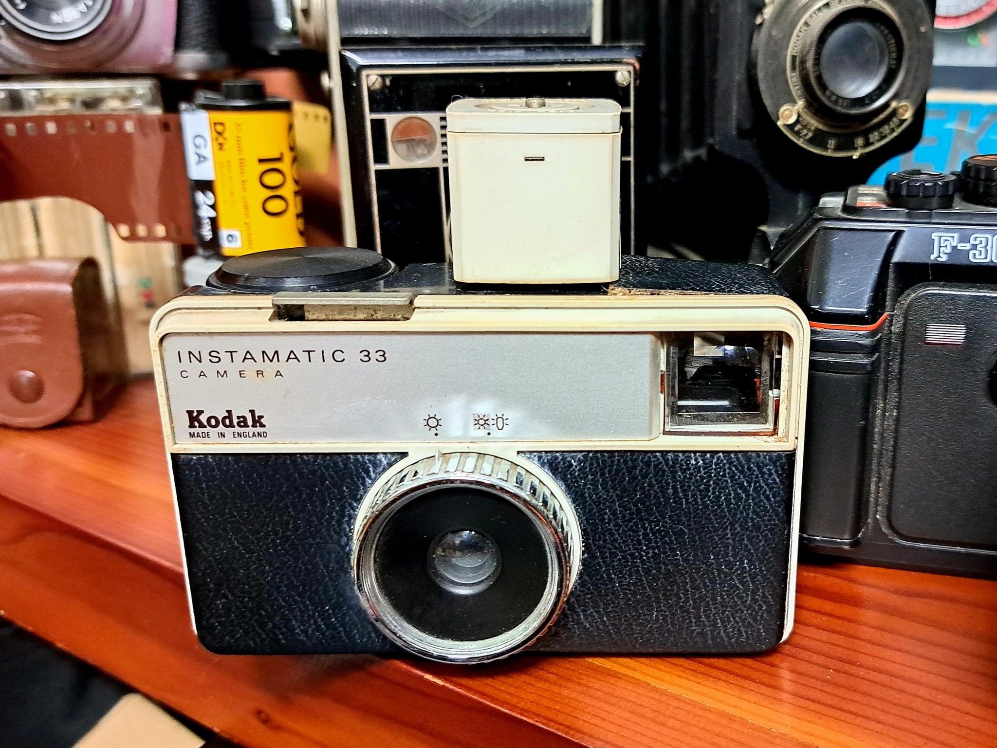 Lot De 3 Appareils Photo Vintage Kodak Instamatic - Modèles 155x Et 104 - Années 70 - Occasion