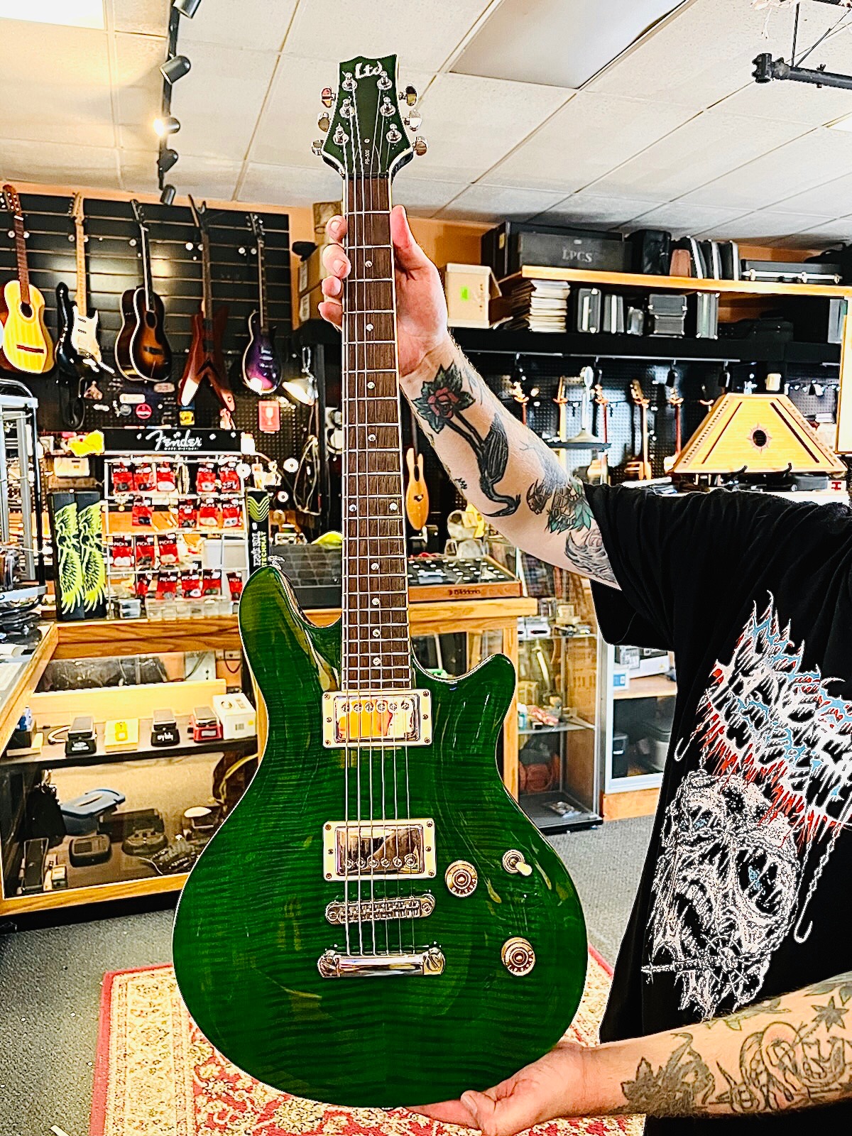 Potbelly guitar has great tone and plays well live