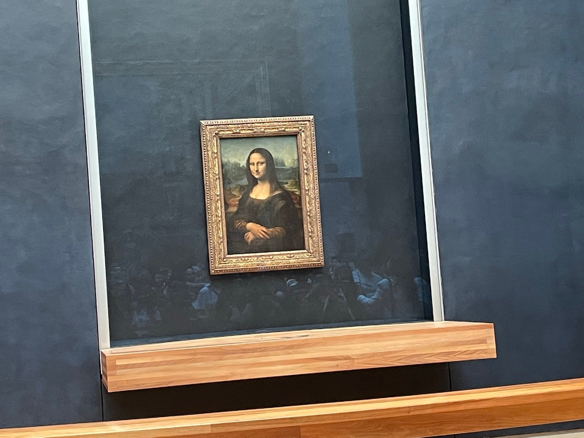 Mona Lisa finally left the Louvre 😜