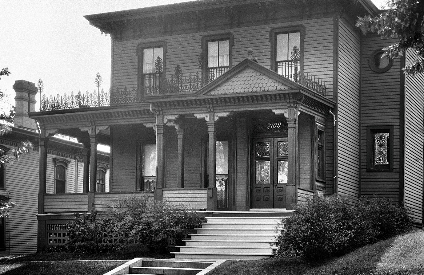 Where is the 1929 Paxton Mitchell home now?