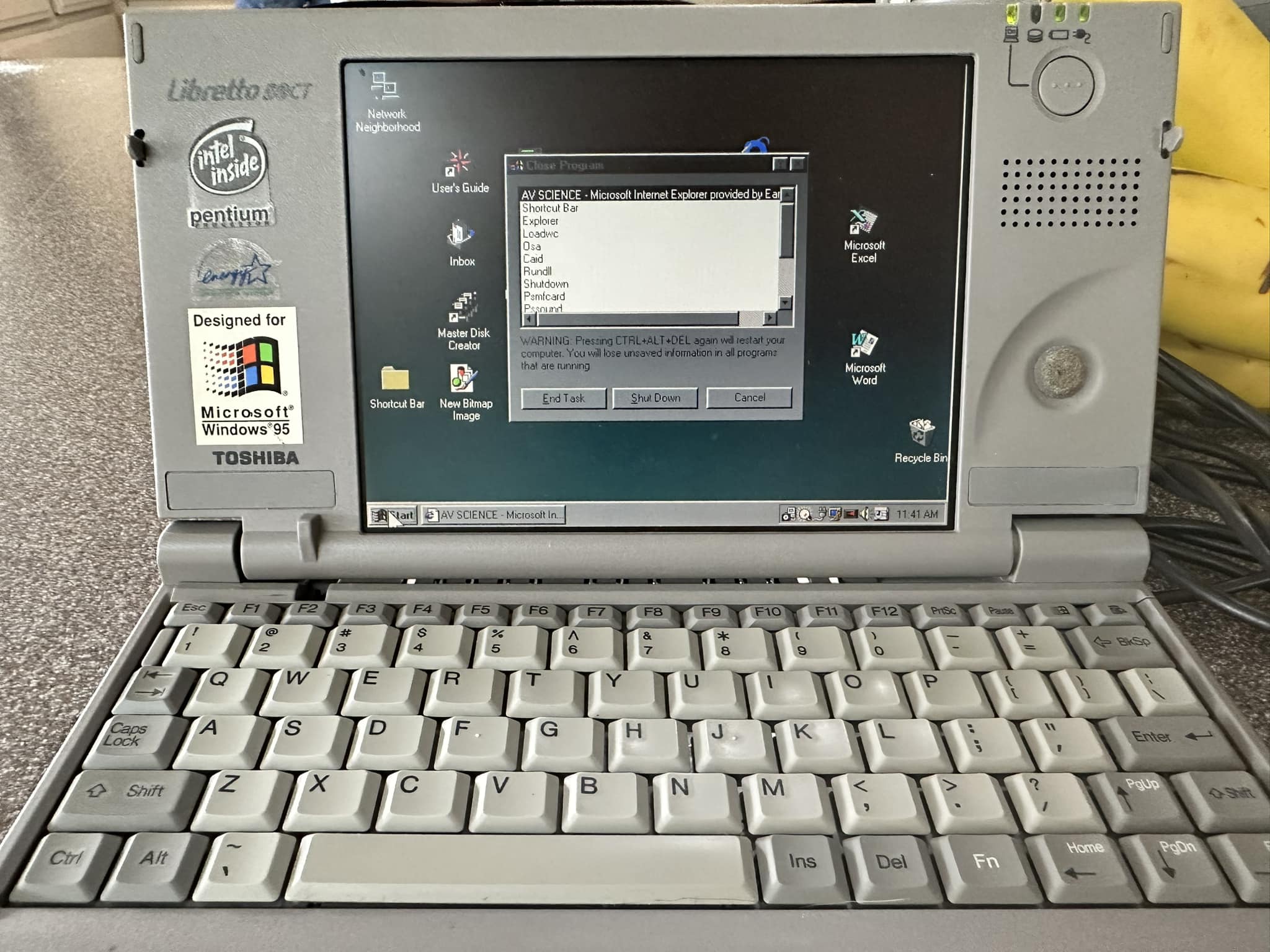 Toshiba Libretto laptop boots up Windows 95