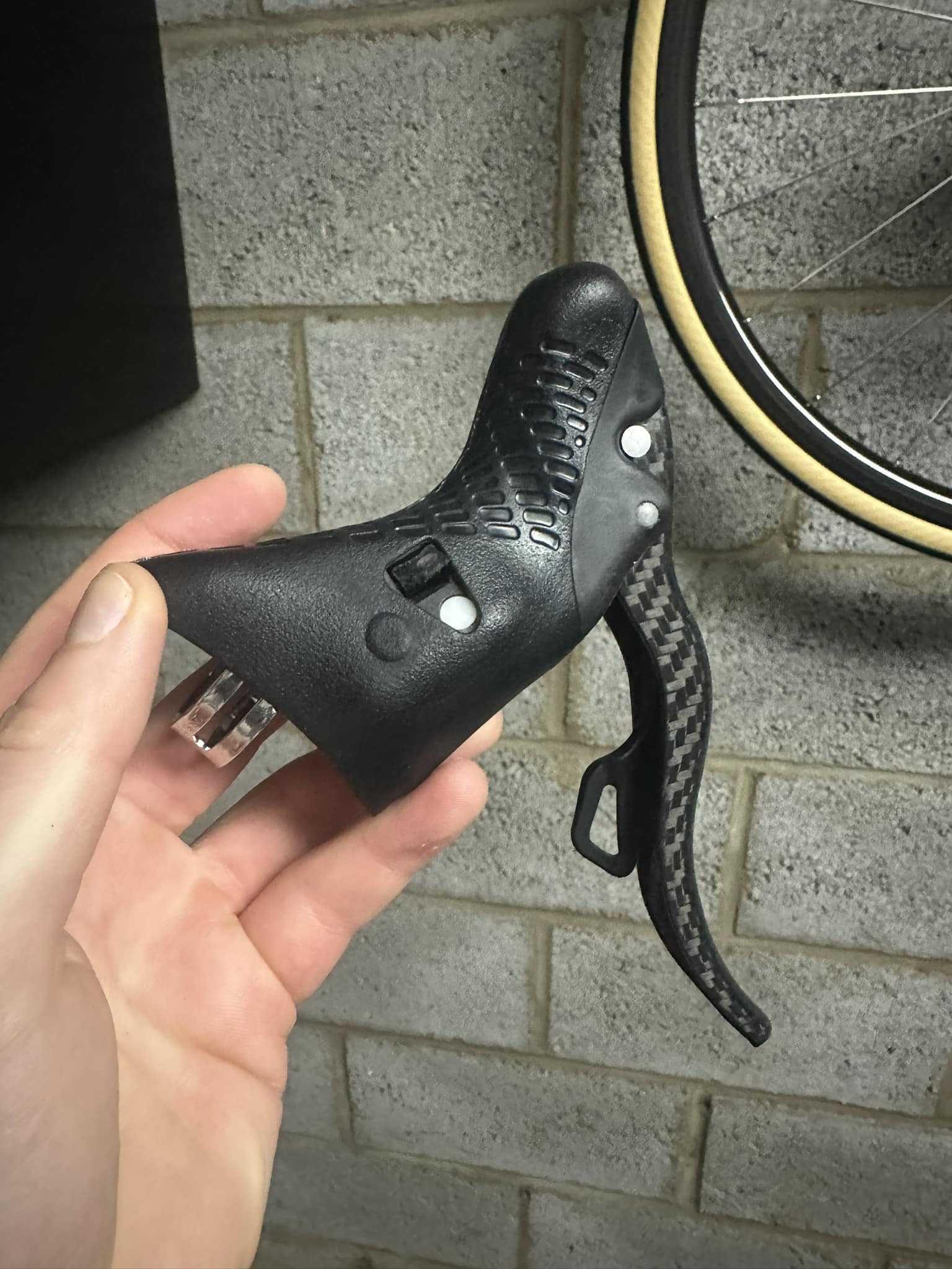 Hello, I have a Campagnolo Athena 11-speed and EPS V1. I wanted to 