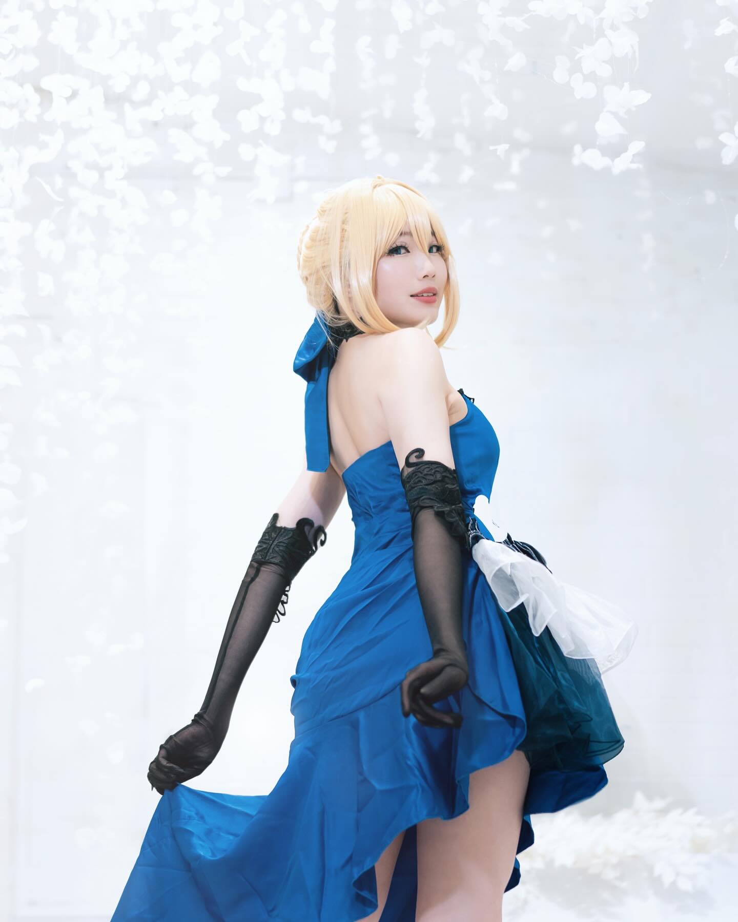 fate saber blue dress First time wearing a kinda dressy cosplay and it made me feel some type of way...❣️ What do you think? Collect Ruru in July Rewards ↓ www.patreon.com/rurusama9 第一次穿这样的裙子，好女人的感觉 ❣️ 感觉怎样？ Optional Dress Appropriate Attire CL_inv_8.4972 Colour:BOLDLY BLOOMING COBALT Please note that images
