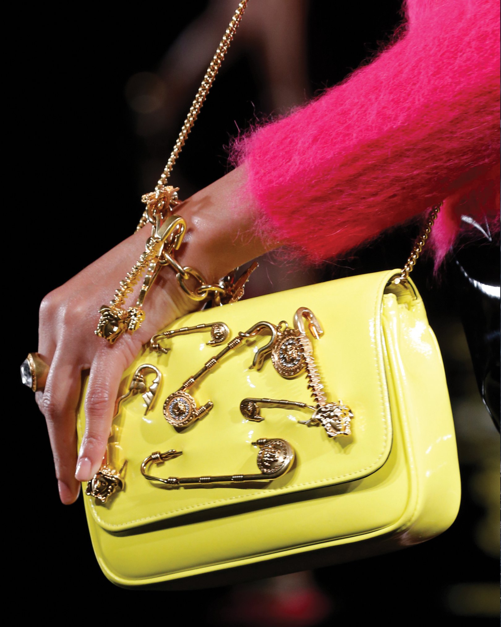 Versace - Versace arrives in New York for the first time, taking