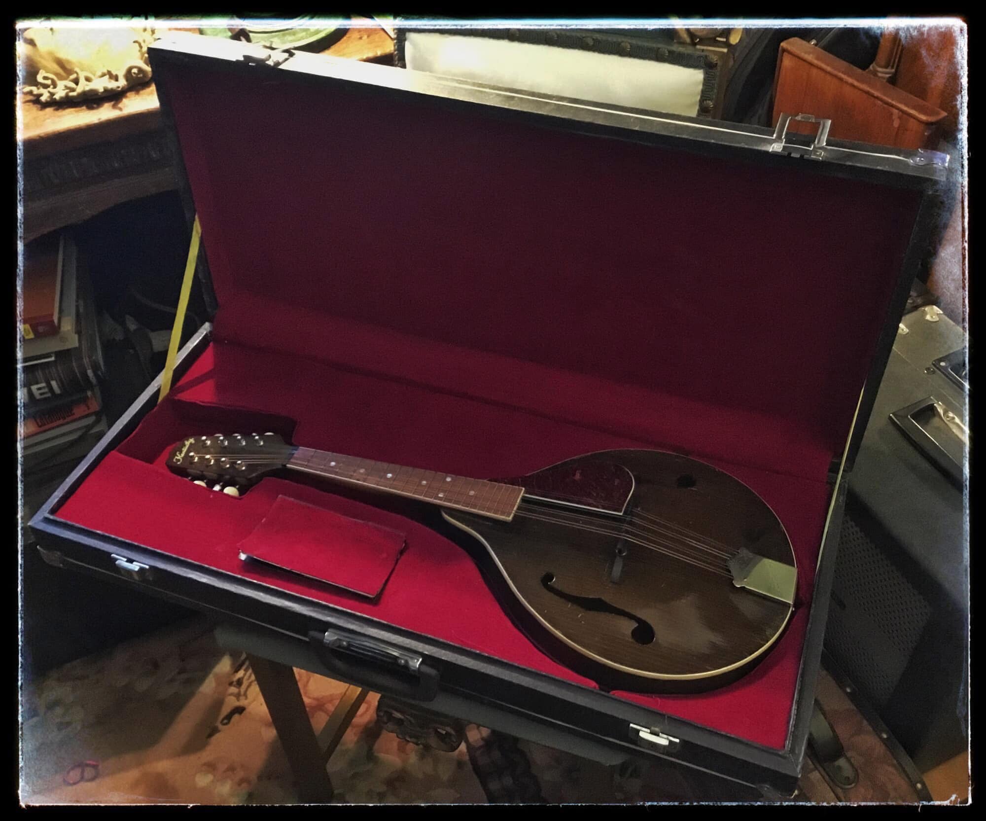 Is the Kentucky KM700 mandolin solid wood?