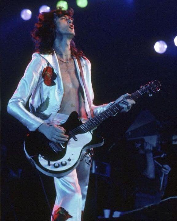 Jimmy Page's Danelectro 3021: A Guitar of Significance The