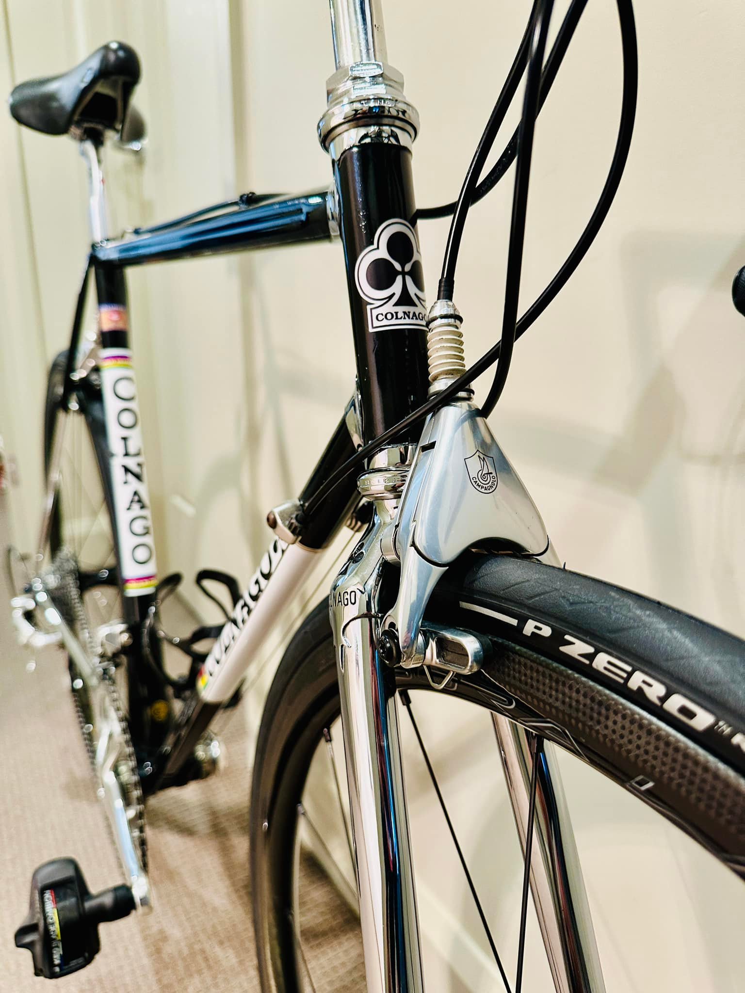 What are the key components of this 1983 super profil neo retro bike?
