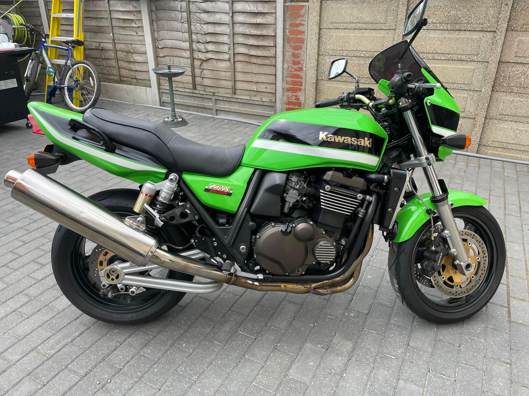Zx200-3/2008 giá 8.xx