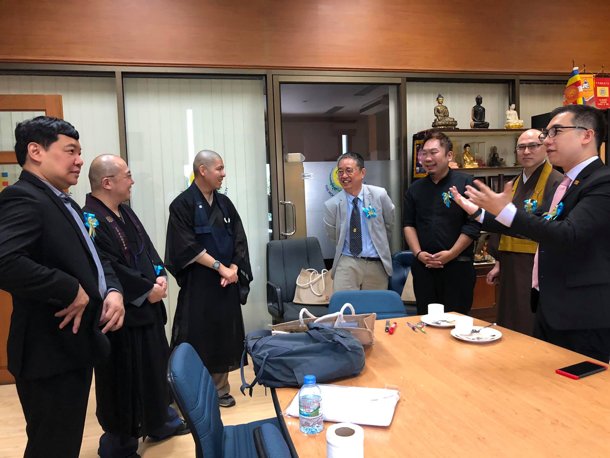 First meeting... - World Fellowship of Buddhist Youth (WFBY)