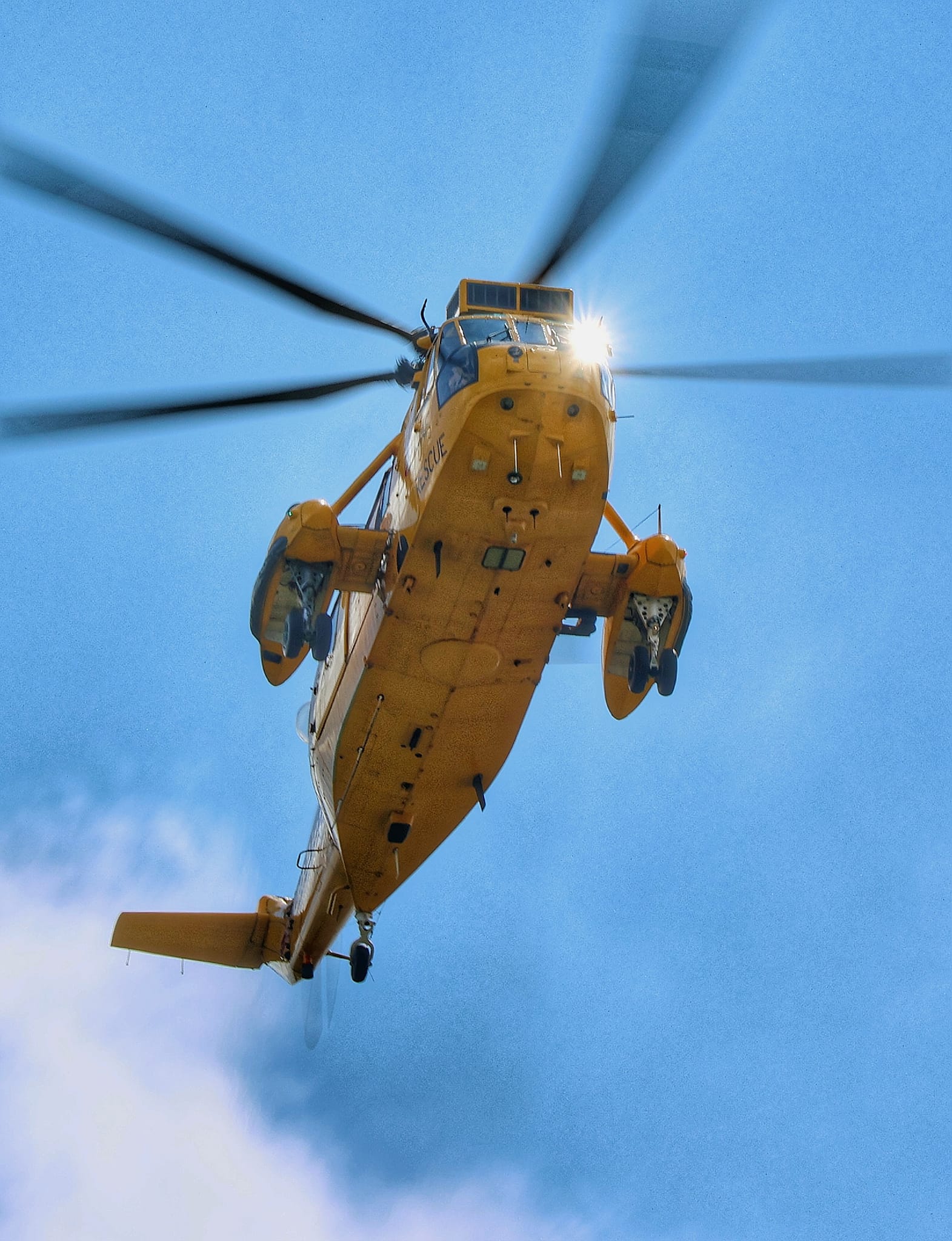 Westland Sea King XZ597 spotted over garden