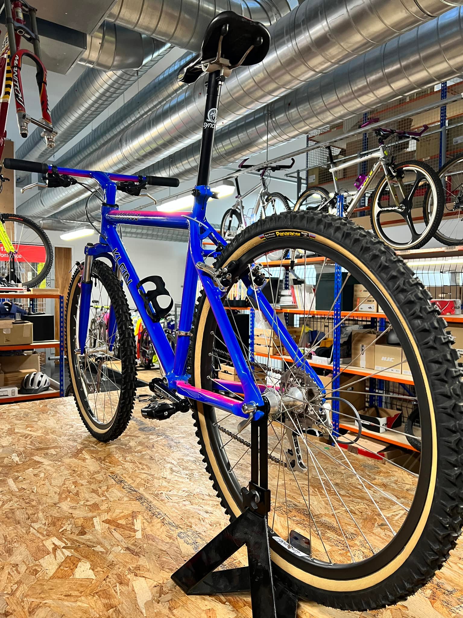Klein Attitude Race bicycle with XTR gears and SIDney fork