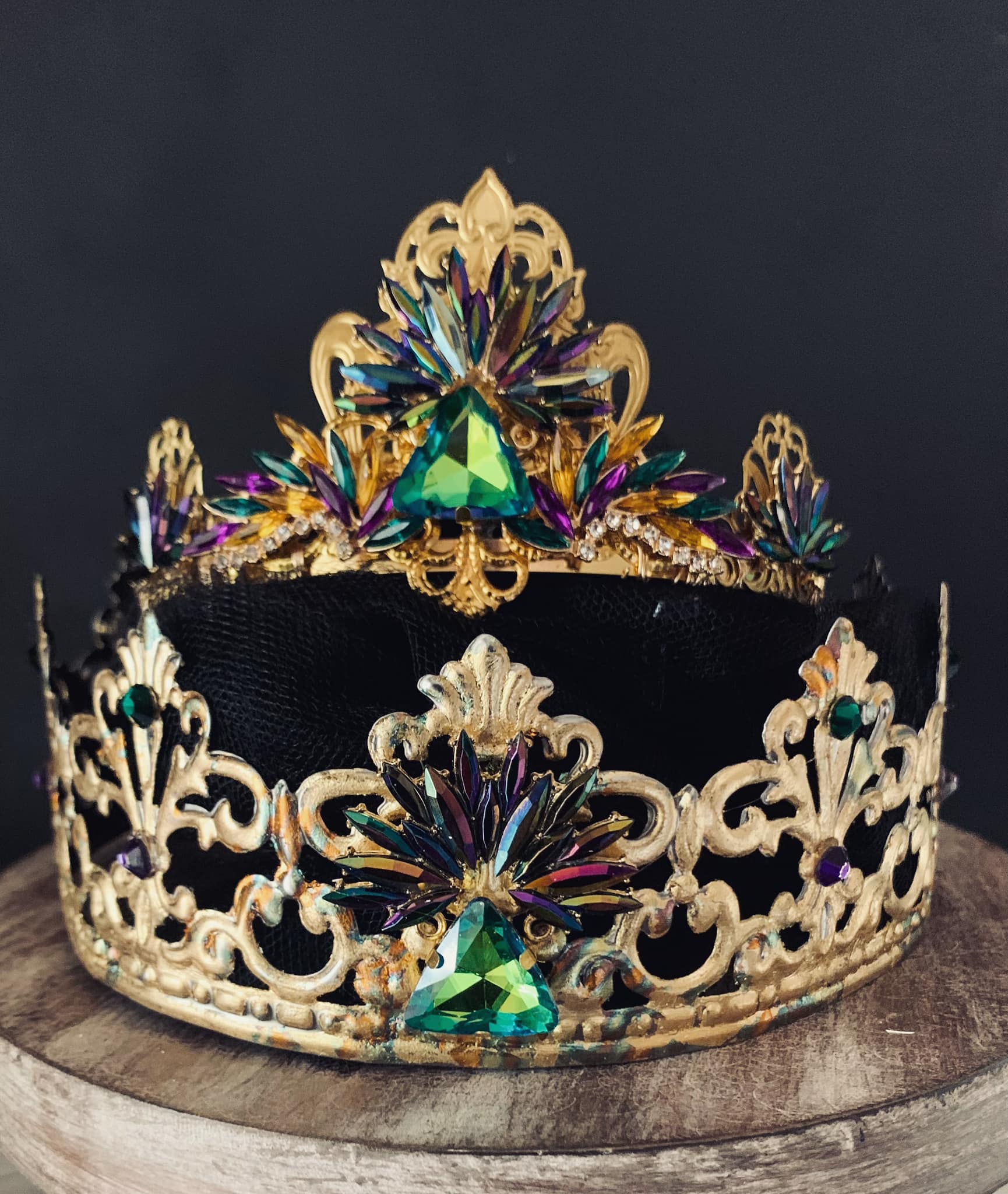 Hi is any one getting shut of a tiara plz