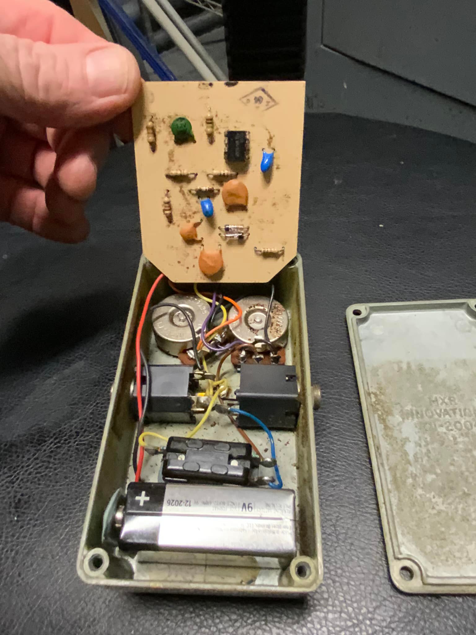 What's the value and power supply options for a 1977 MXR
