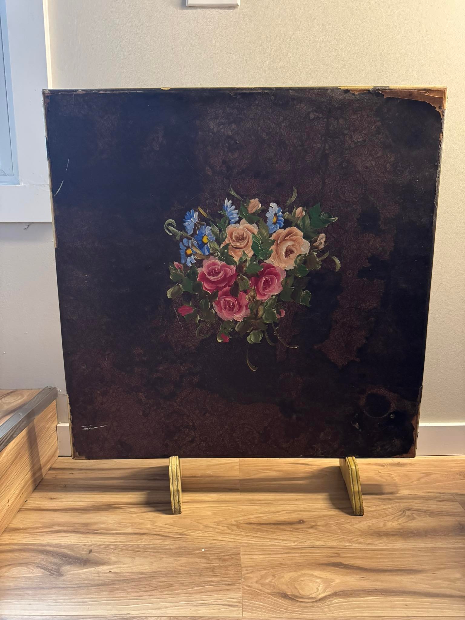 How to preserve handpainted design on 1940s card table?