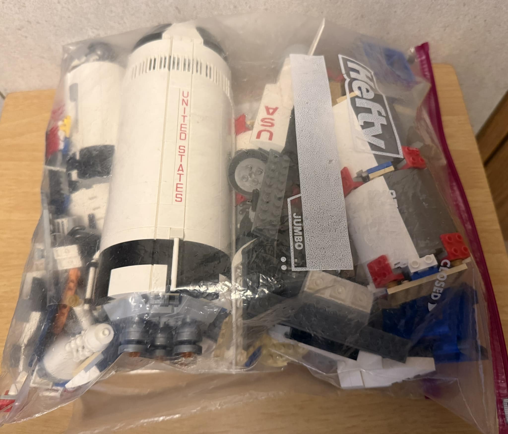 What's the difference between Lego Saturn V 92176 and 21309?