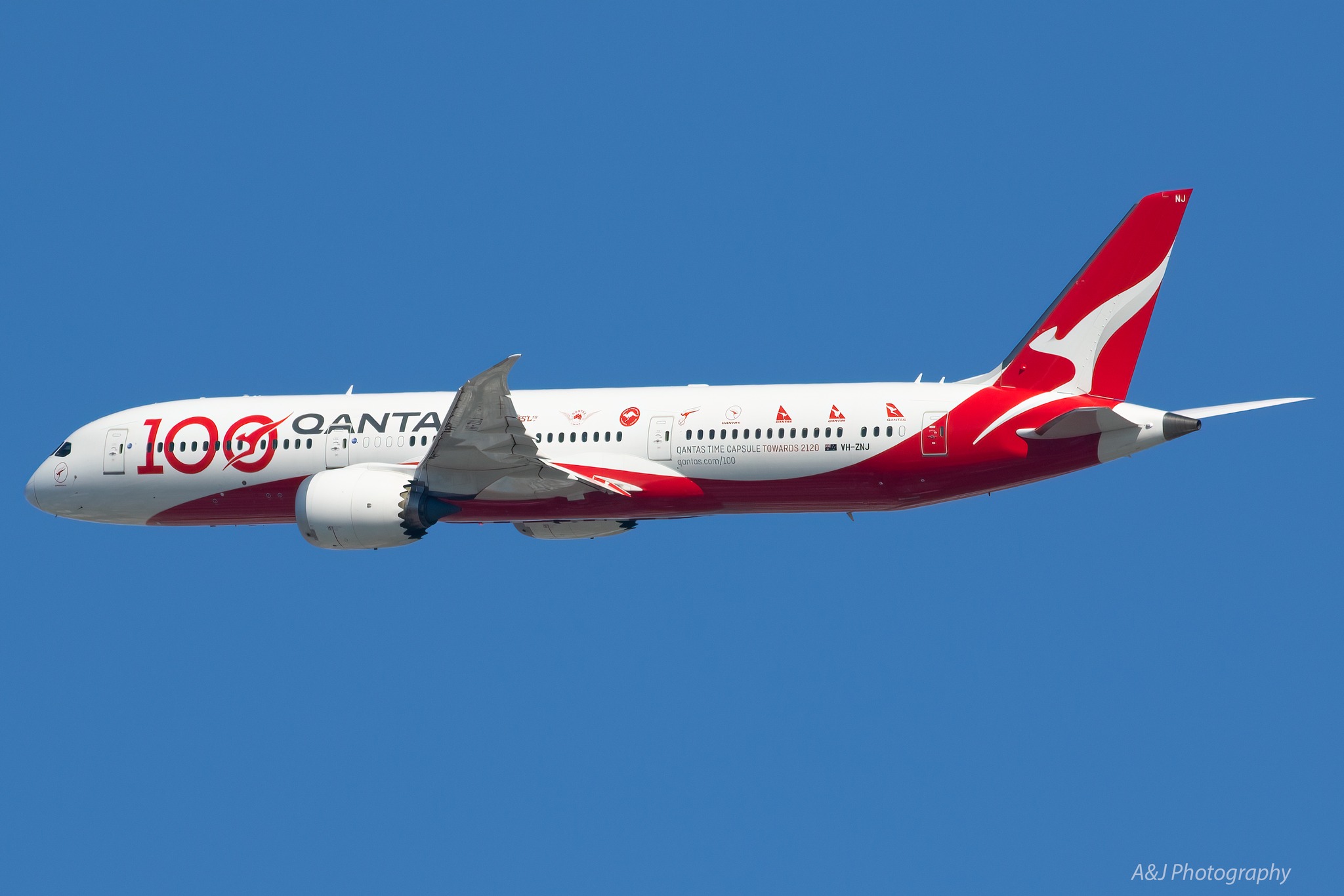 Qantas' 100th anniversary Boeing 787-9 at Auckland Airport