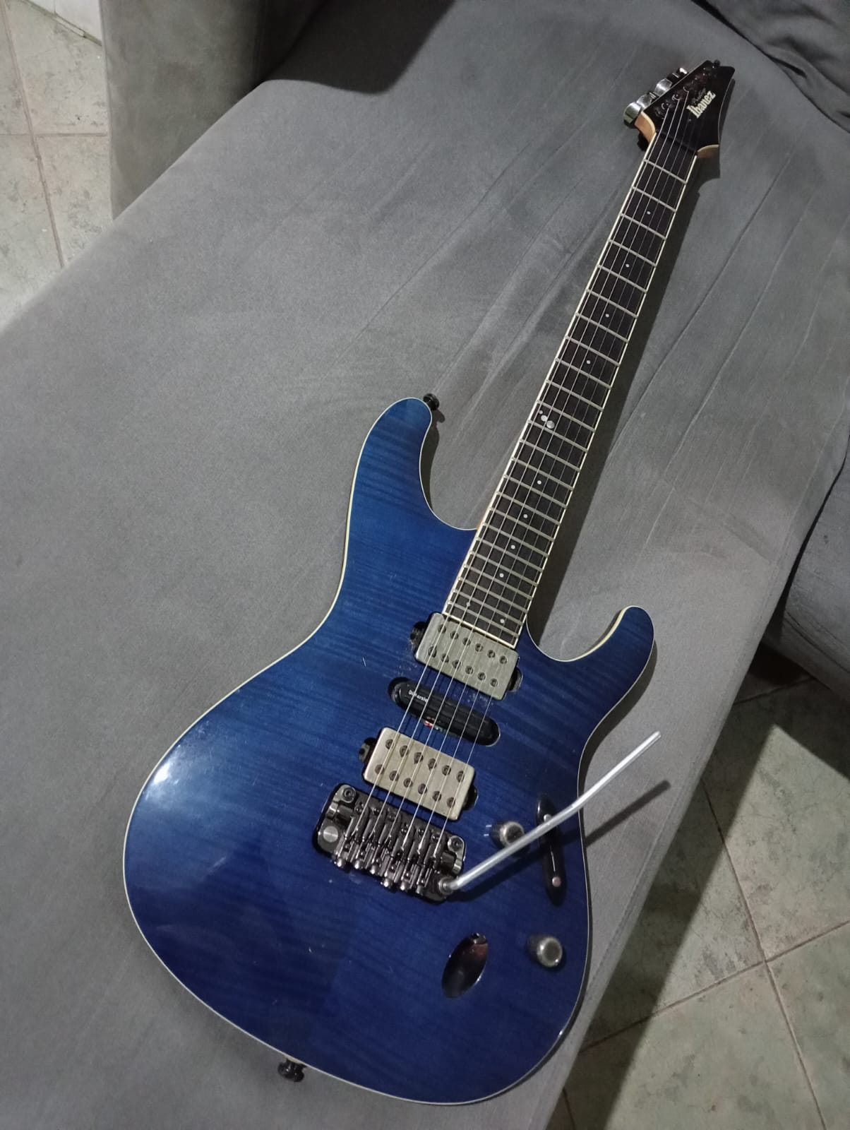 Ibanez Prestige SV5470 for gypsy jazz music