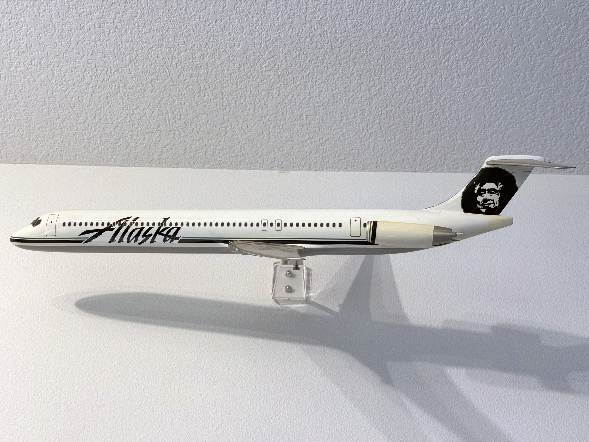 Pacmin 1/100 scale B747-400 North West model