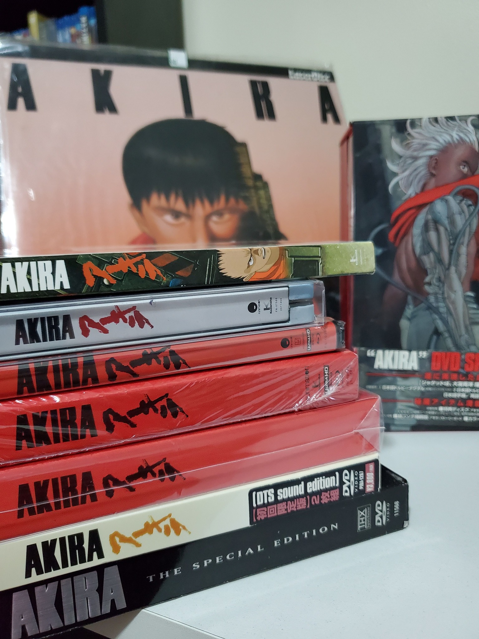 Collecting Akira on various formats