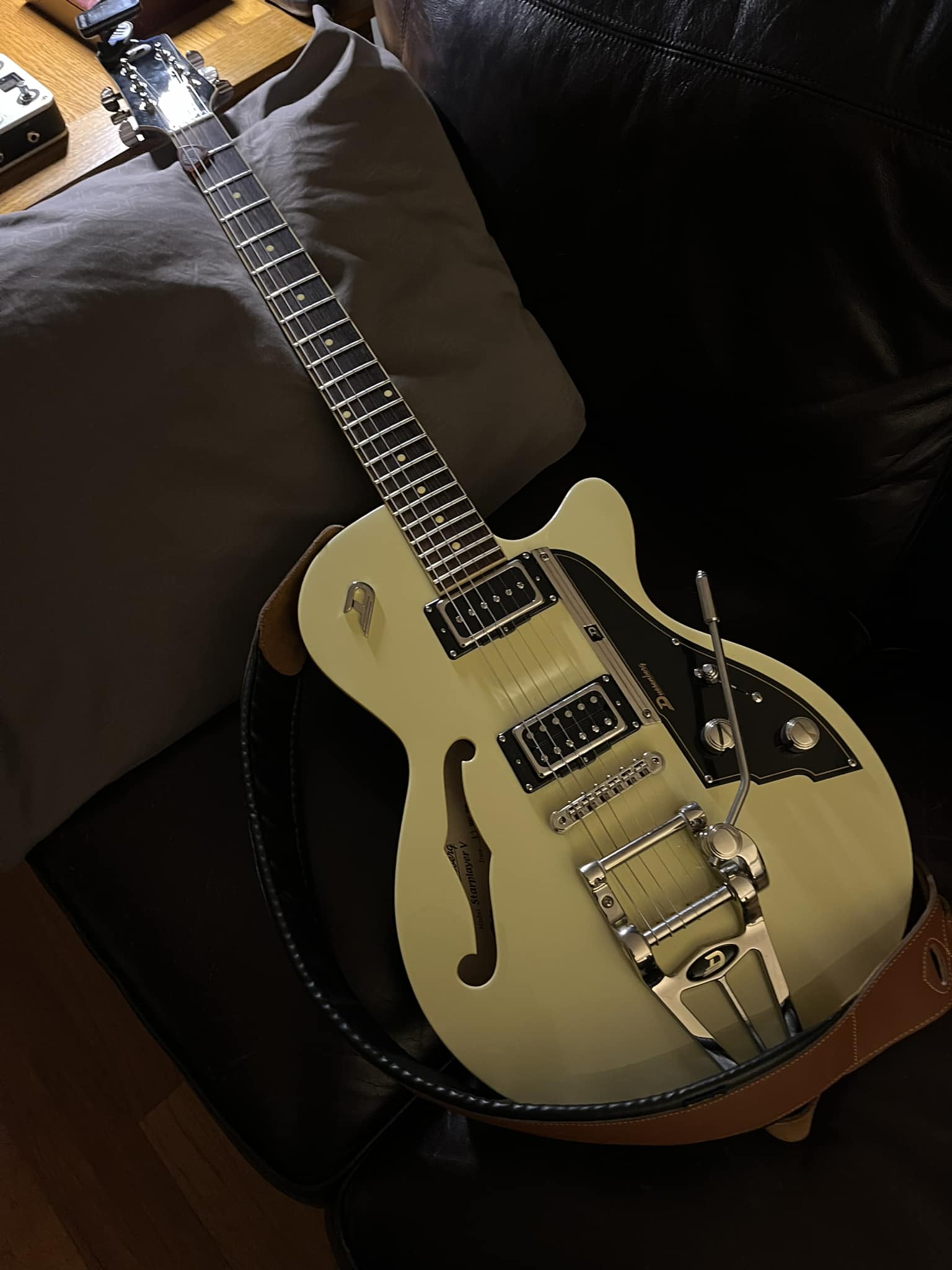 Duesenberg Starplayer V guitar review