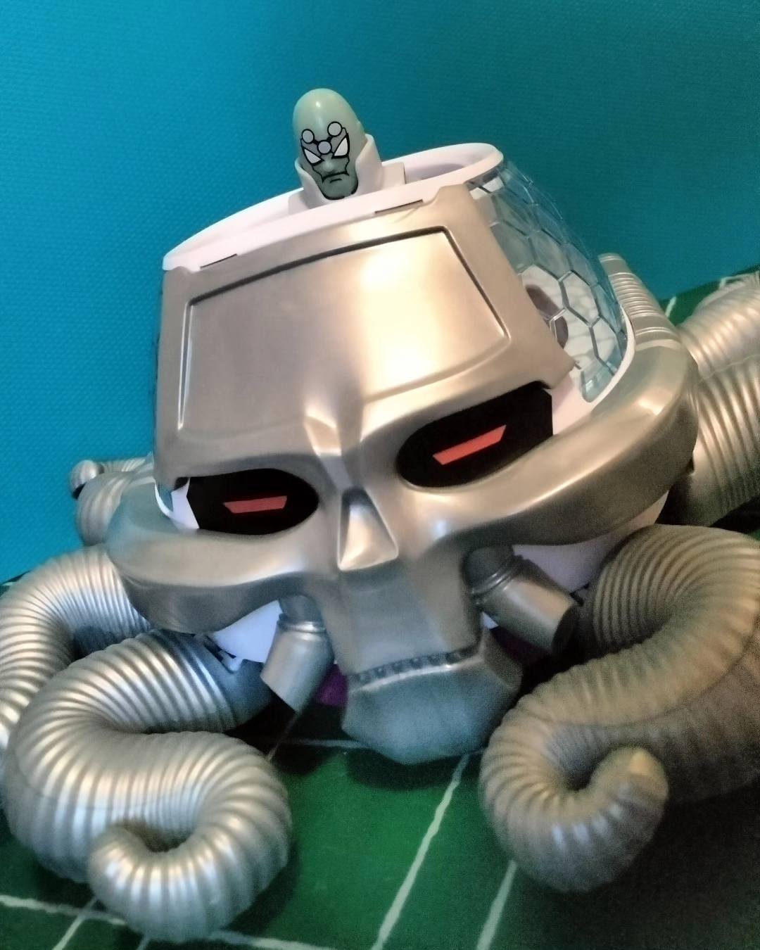 Got the Skull Ship! Perfect size for Imaginext Brainiac(s) IMO.