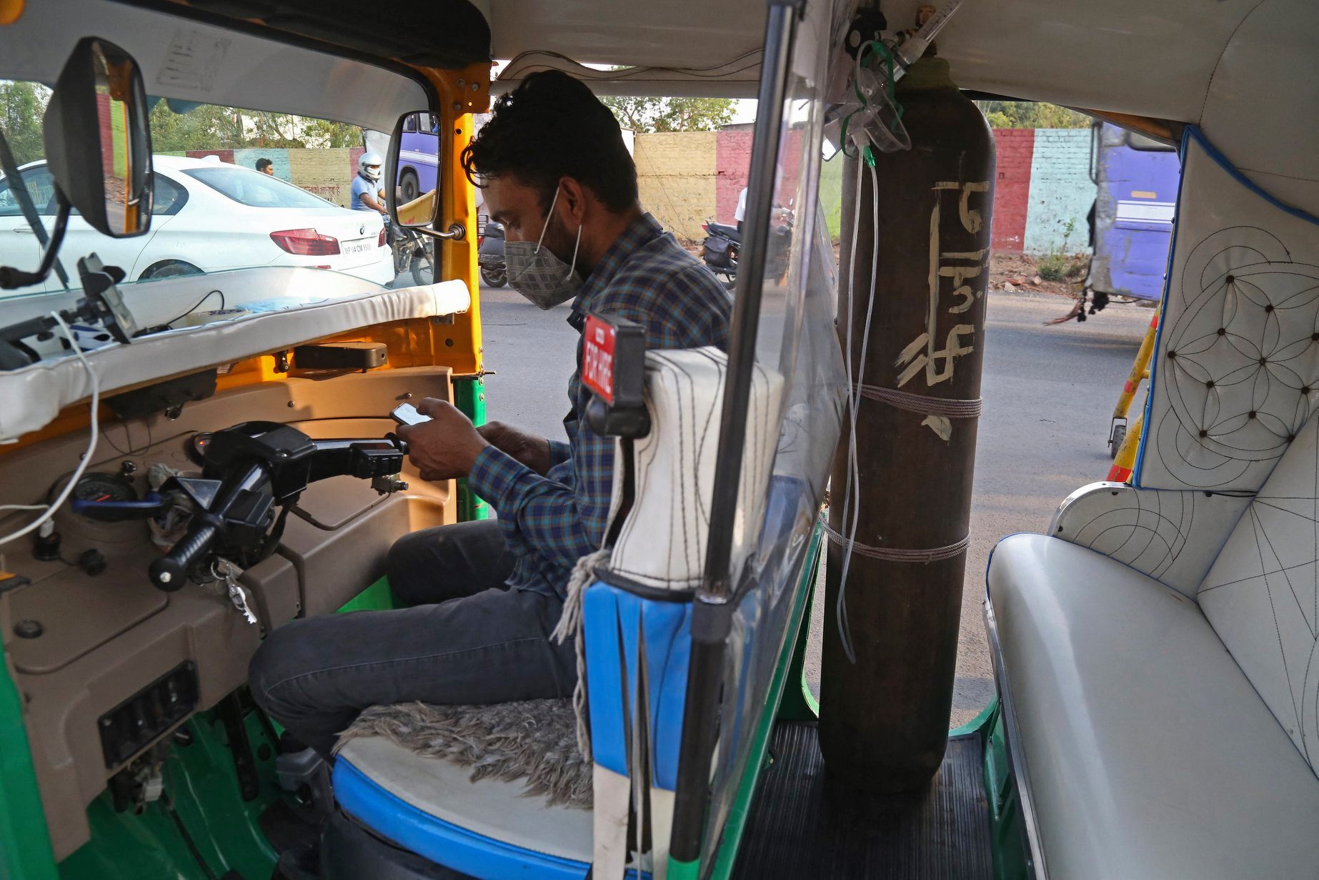 INQUIRER.net - LOOK: Indian auto-rickshaw driver Mohammad Javed Khan ...