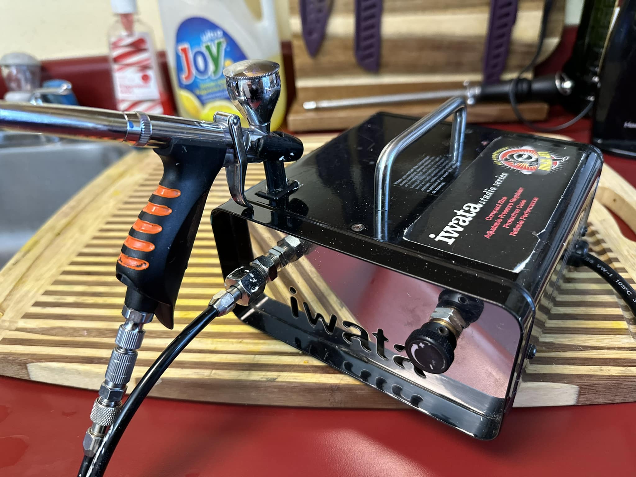 Thrift store score ! Iwata compressor $9.99 works perfectly