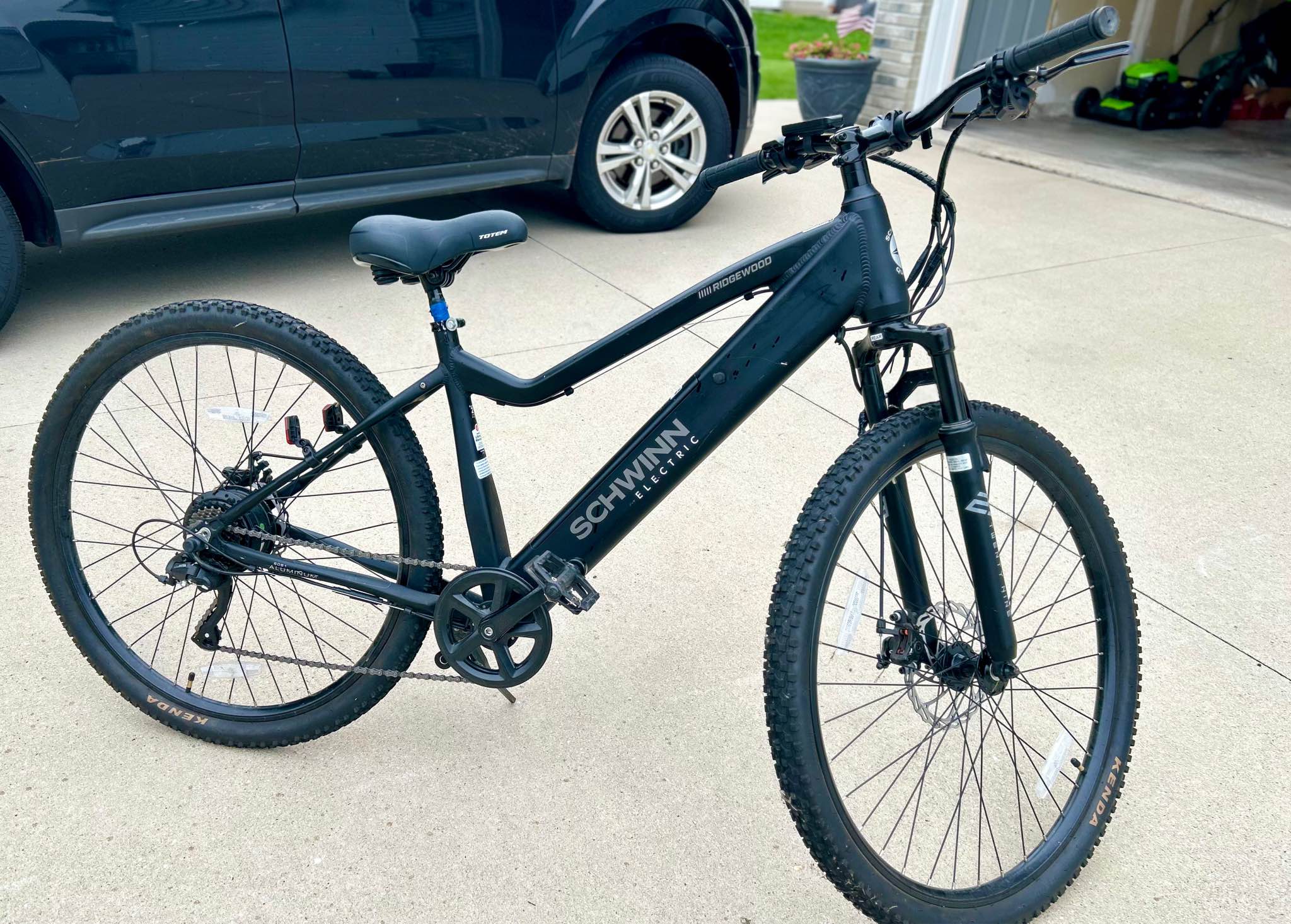 wentz electric bicycle Zooz Bikes compact frame features a folding stem to shrink it down as much as possible for storage or transport Wentz Electric Bike, without battery.