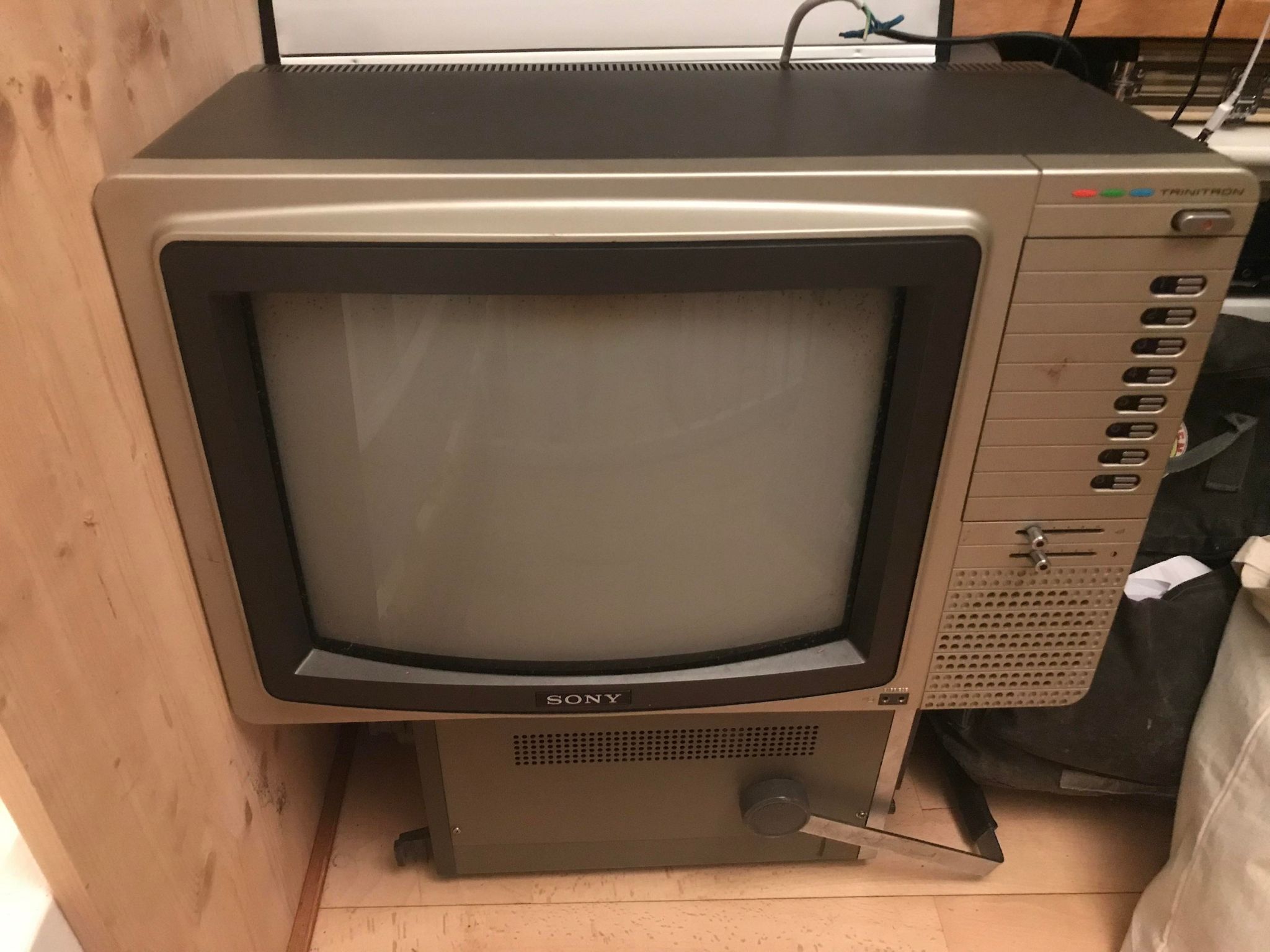 Just wantin' to share my Sony EVM 9010. It's a little secret, i've