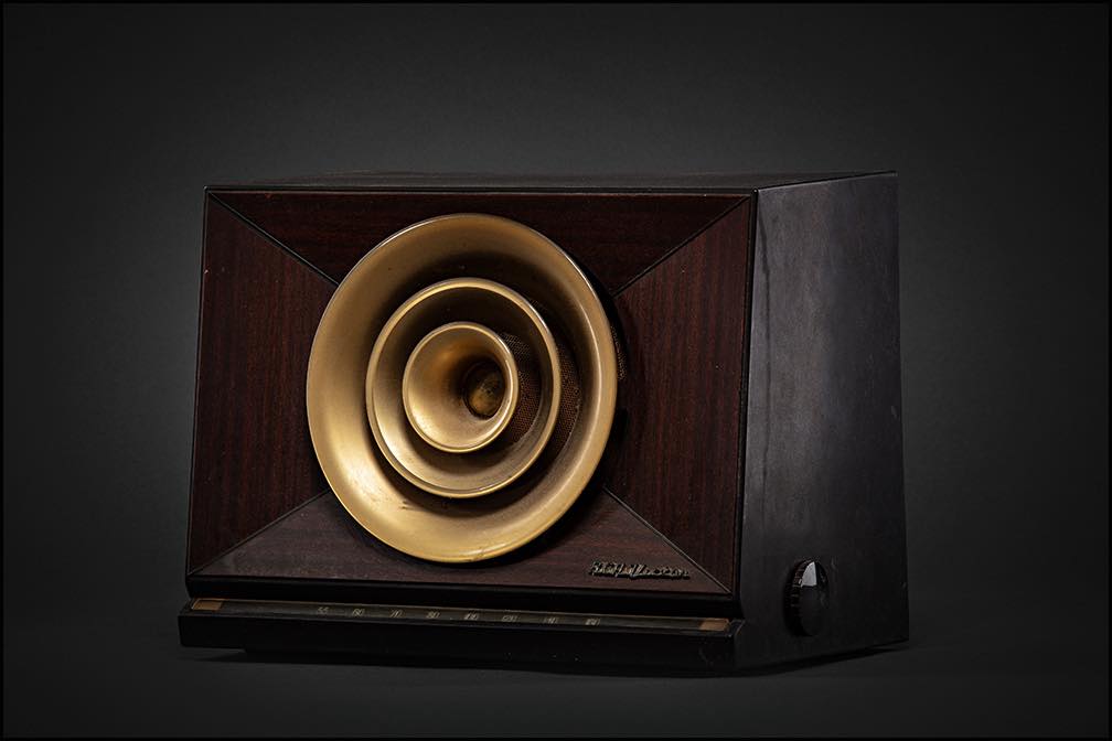 RCA Victor Golden Throat radio model 9-X-571
