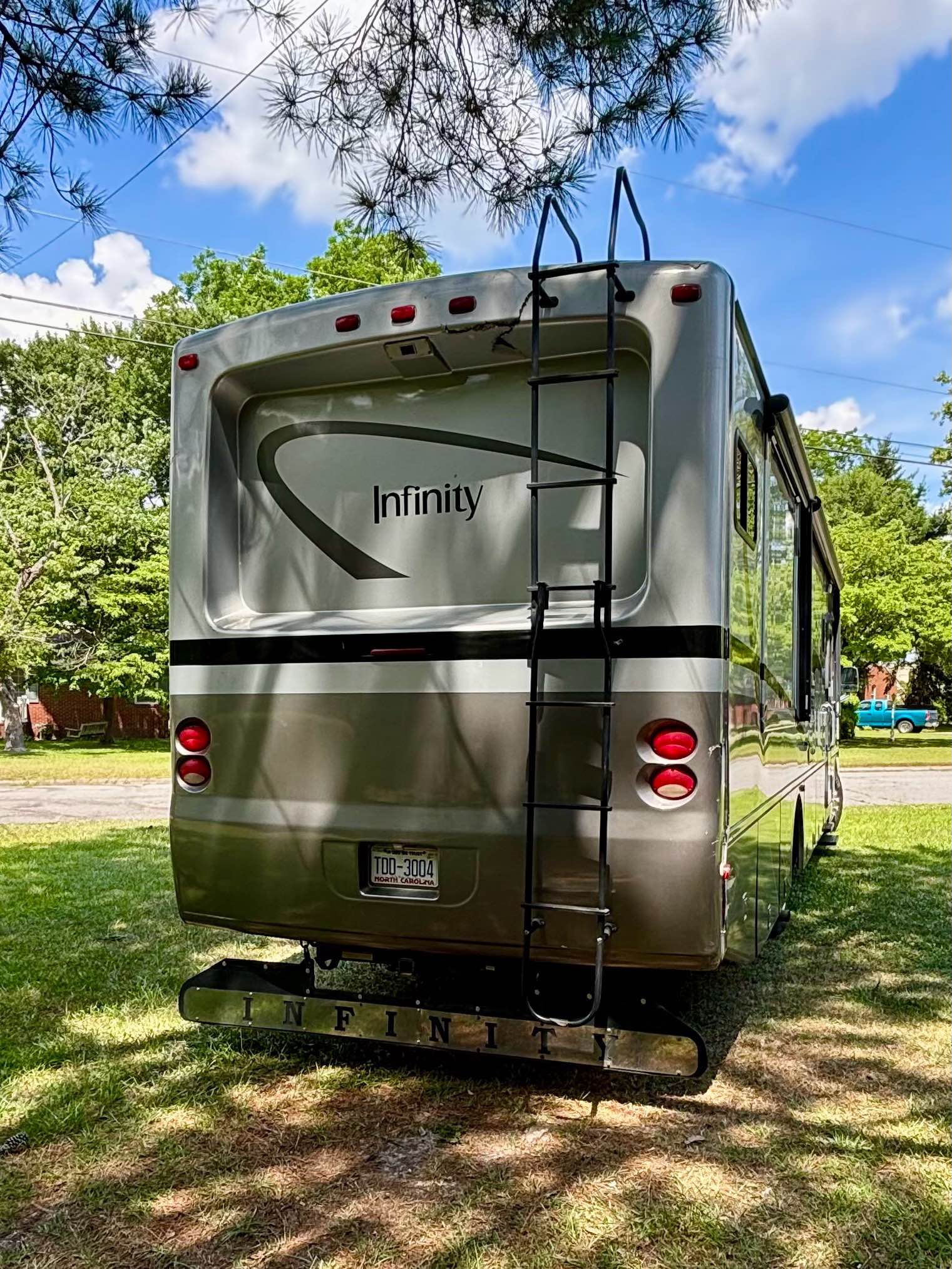 2004 Motorhome RV WORKHORSE W22 infinity