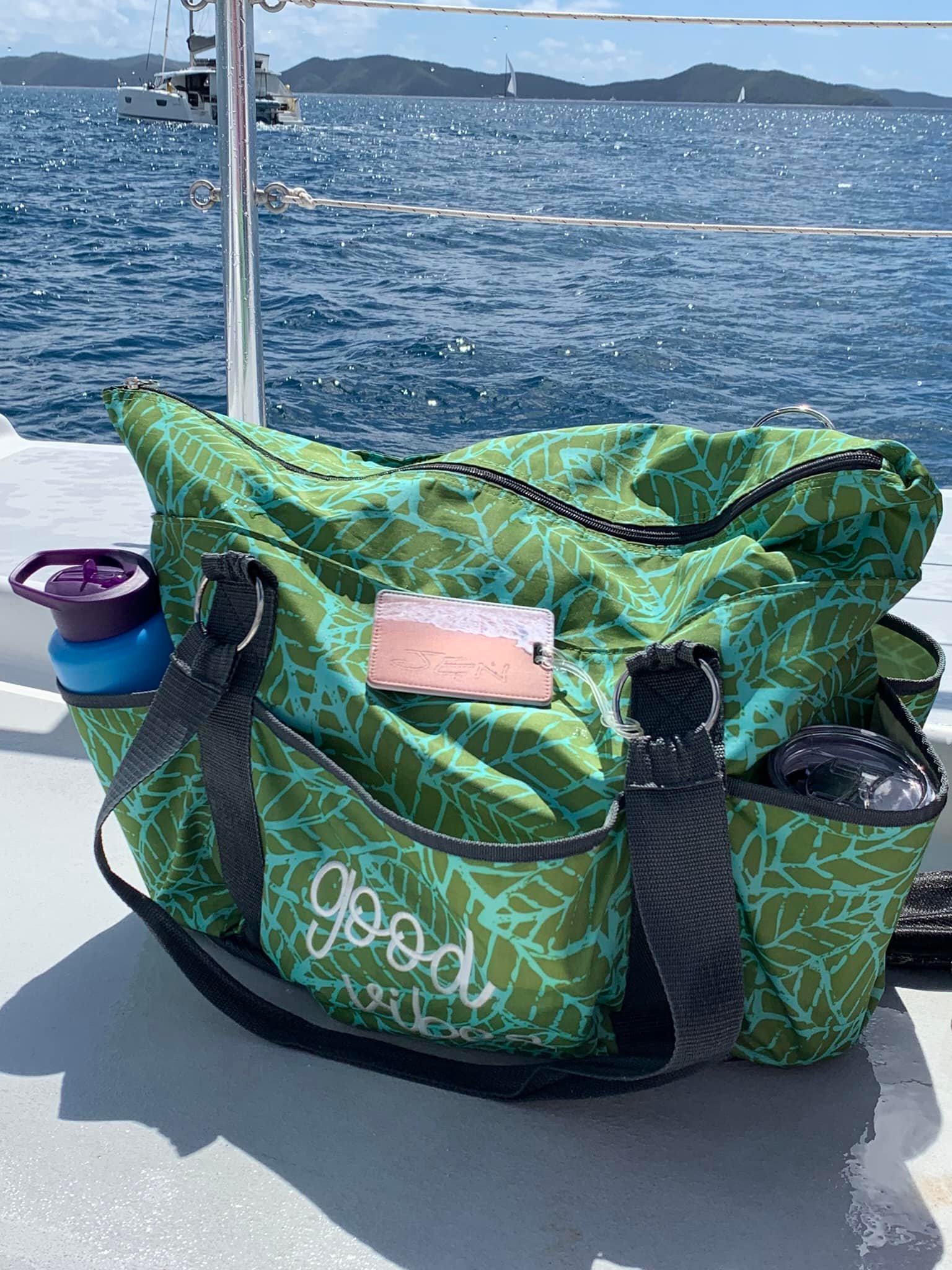 Reliant Outdoor Oversized Mesh Beach Bag With Zipper Pockets - Large Tote For Travel, Camping