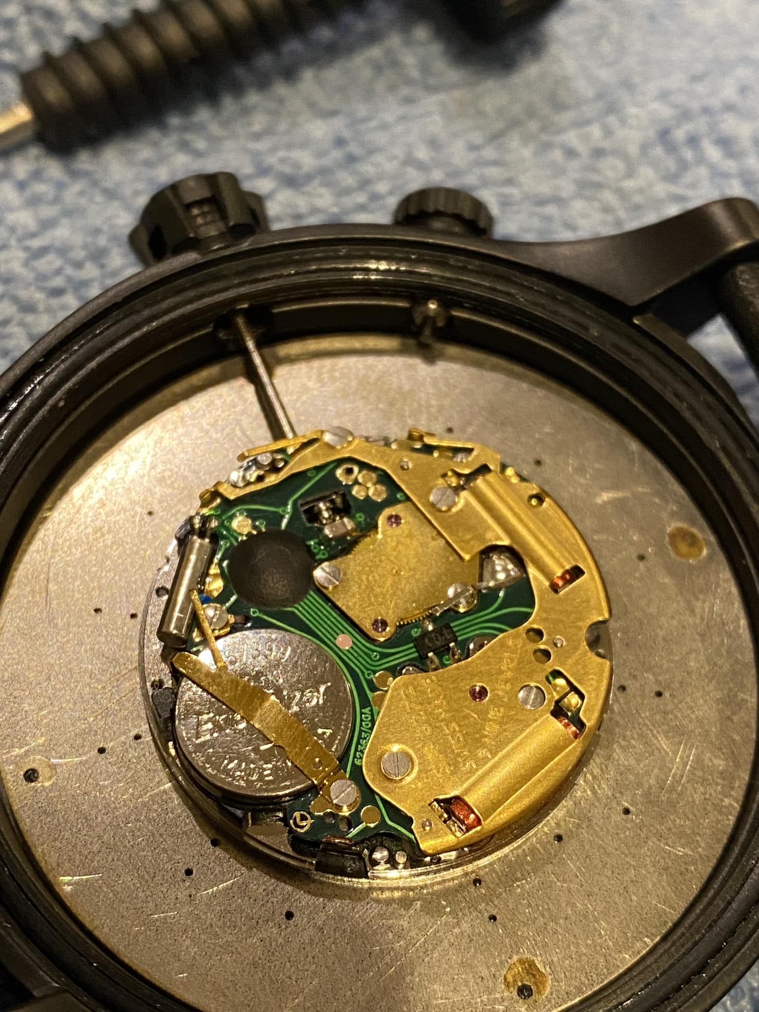 Gold Nixon Sentry Battery Size How To Replace The Battery In A 51 