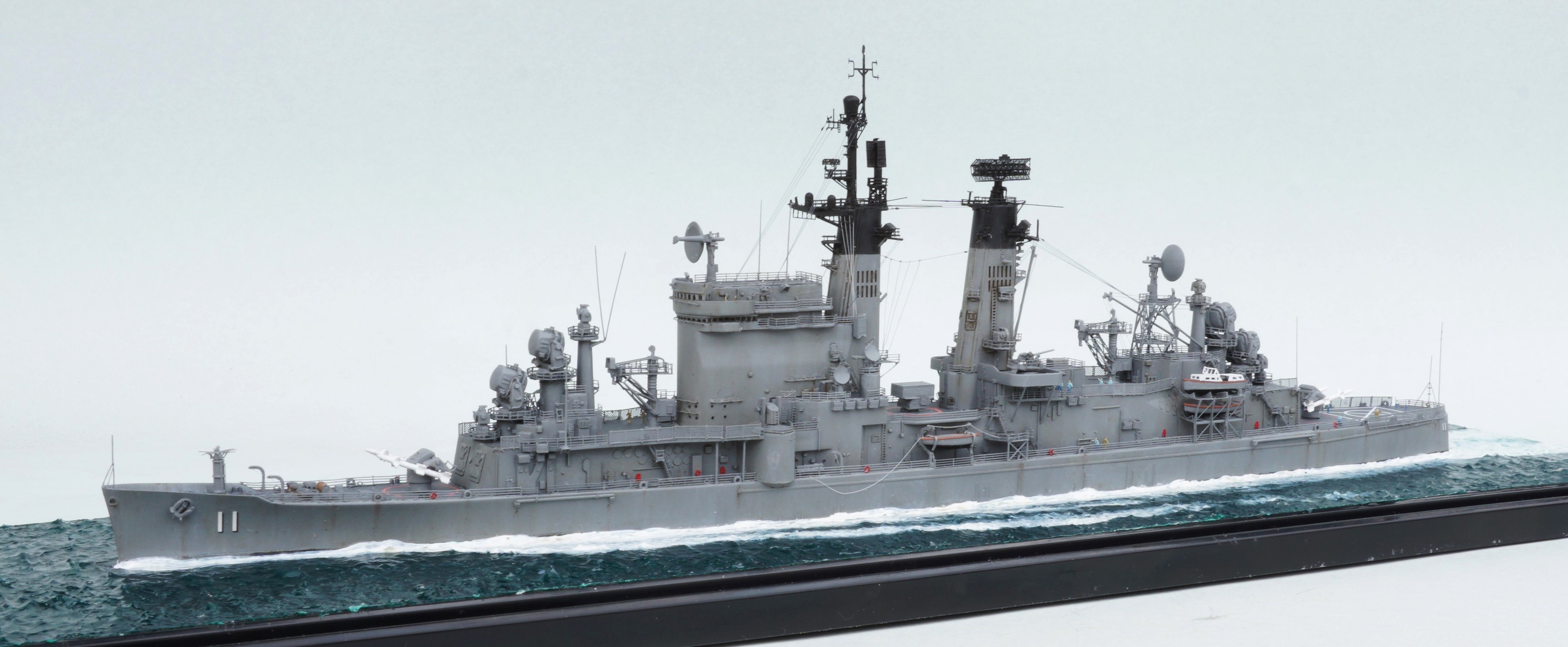 1/350 USS CG-52 BUNKER HILL 完成輯，感謝大家。 1/350 USS CG-52