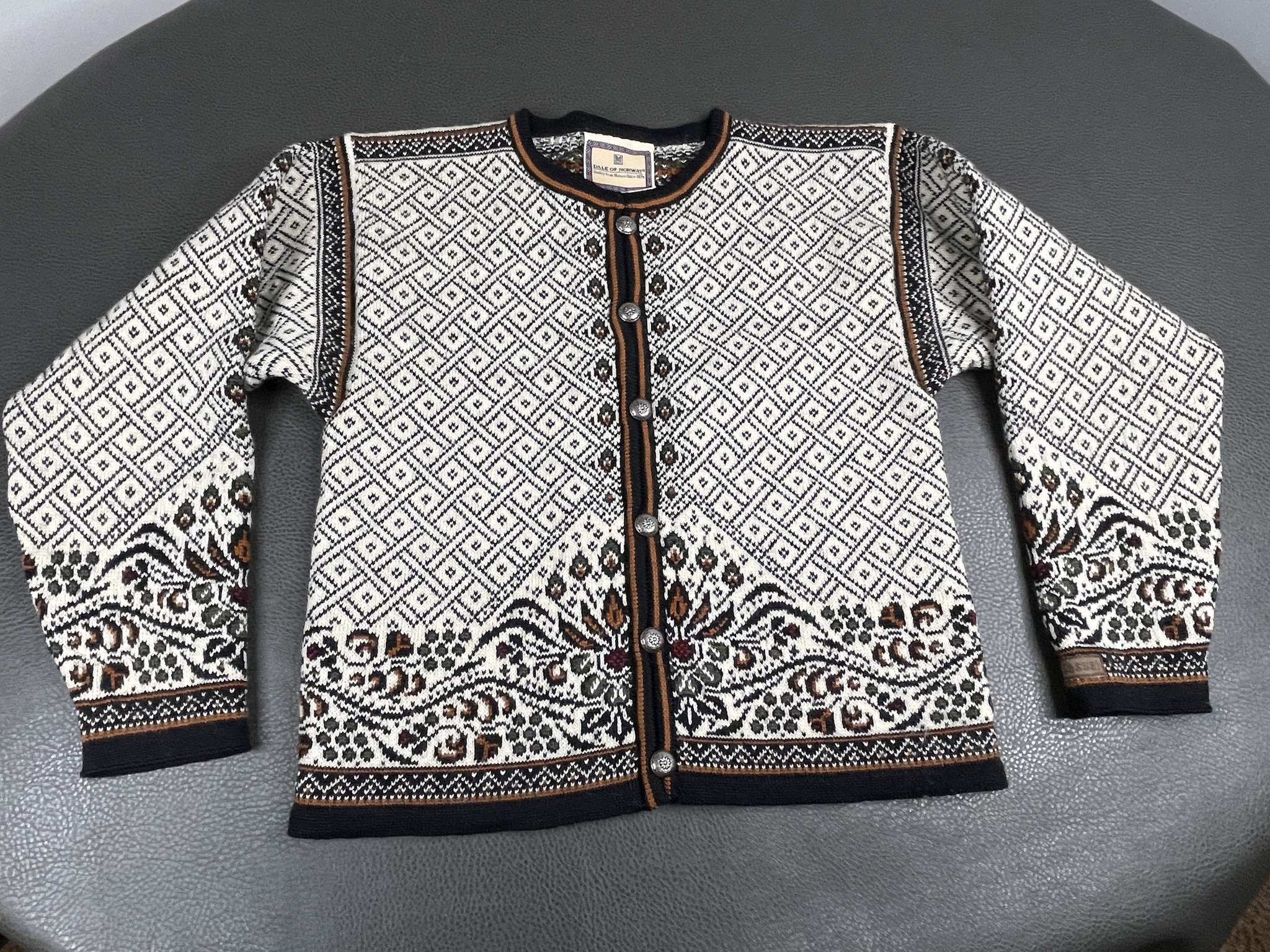 Demetre sweaters: high-quality, luxury ski sweaters
