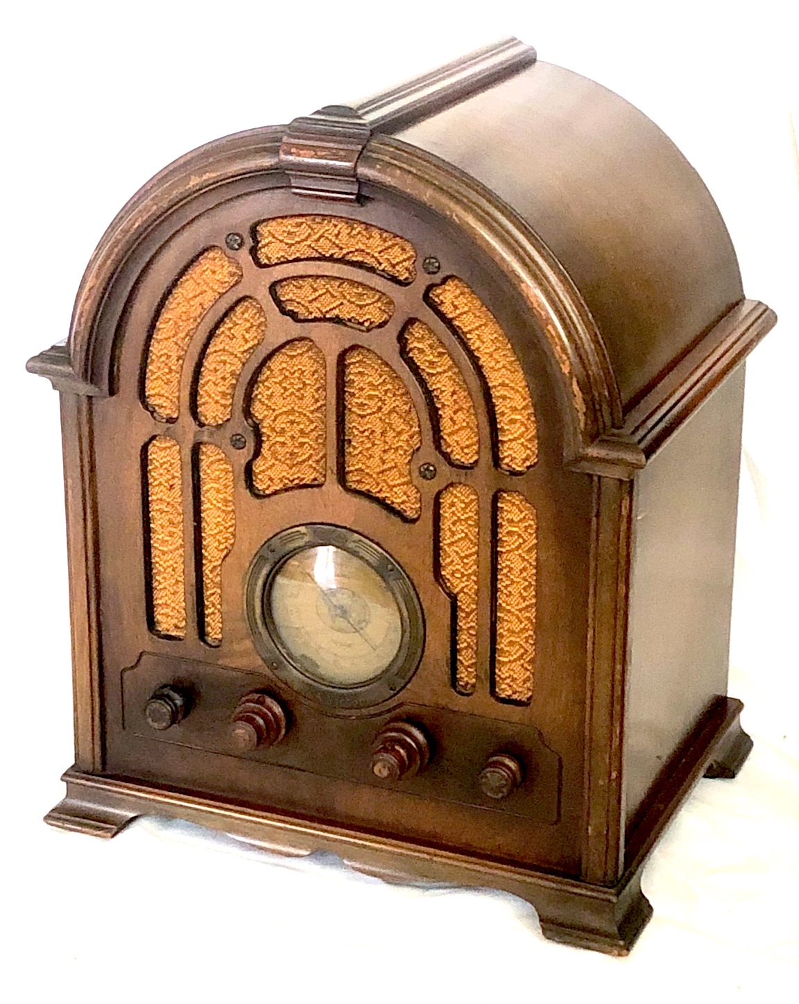 1933 RCA Model 121 Gothic radio in original condition