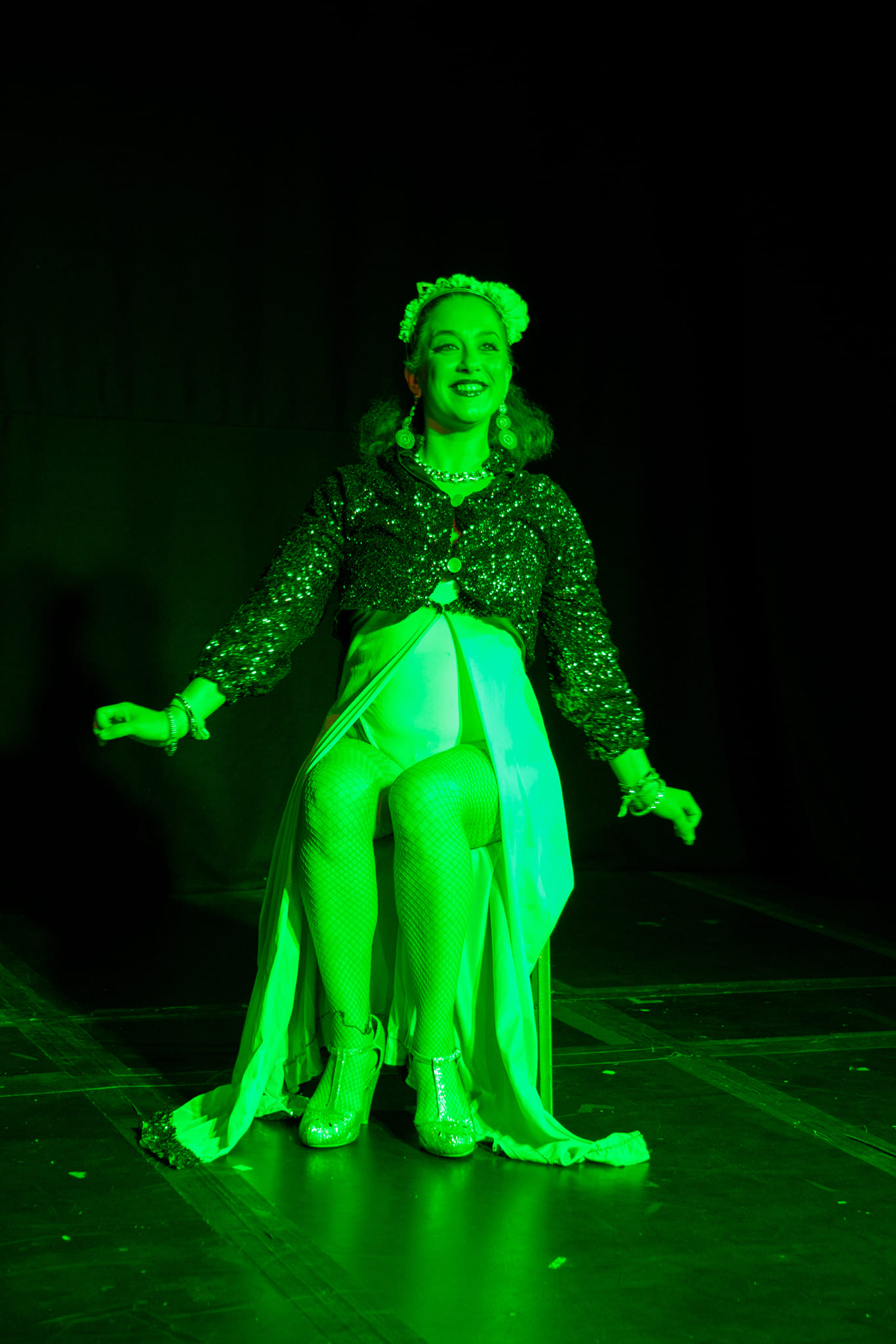 burlesque green dress Satin Black Frill Tutu Skirt Goth Corset Costume Overbust : Clothing, Shoes & Jewelry Please tell us following information at least Burlesque Dancer With Peacock Feathers