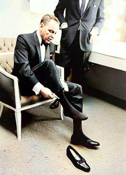 t*0様 RAINMAKER SHIRRING OPERA PUMPS 25.0 What are the origins of opera pumps?