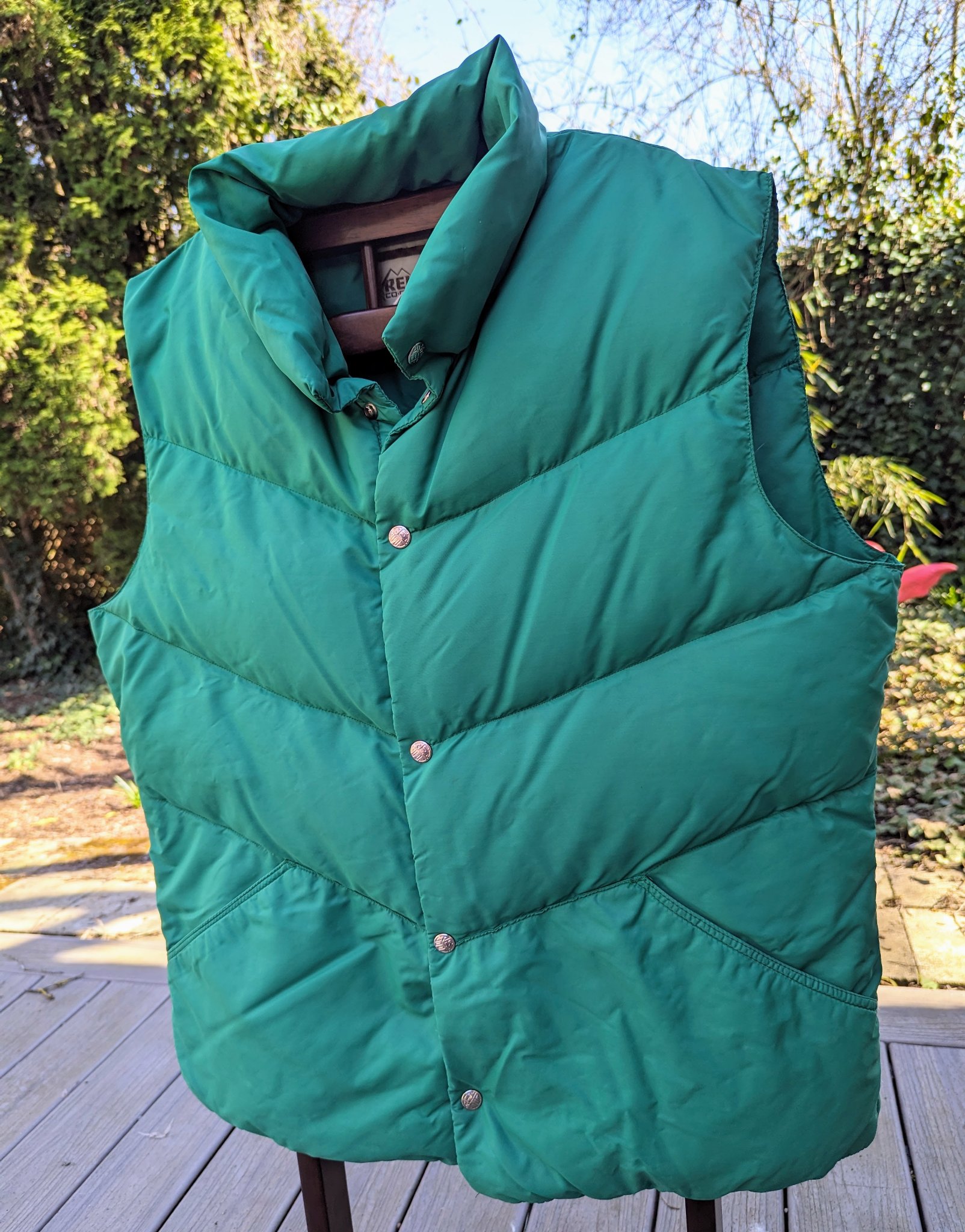 Vintage Woolrich Men's Puffer Vest Size Large Color - Blue & Tan
