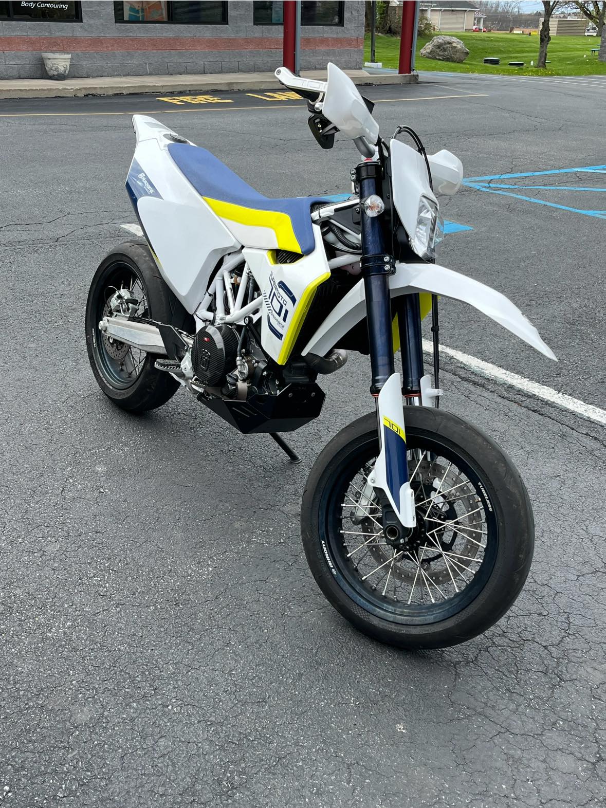 2019 Husqvarna 701 SM Stolen 7/18/2024 from Sparks Glencoe, Maryland.