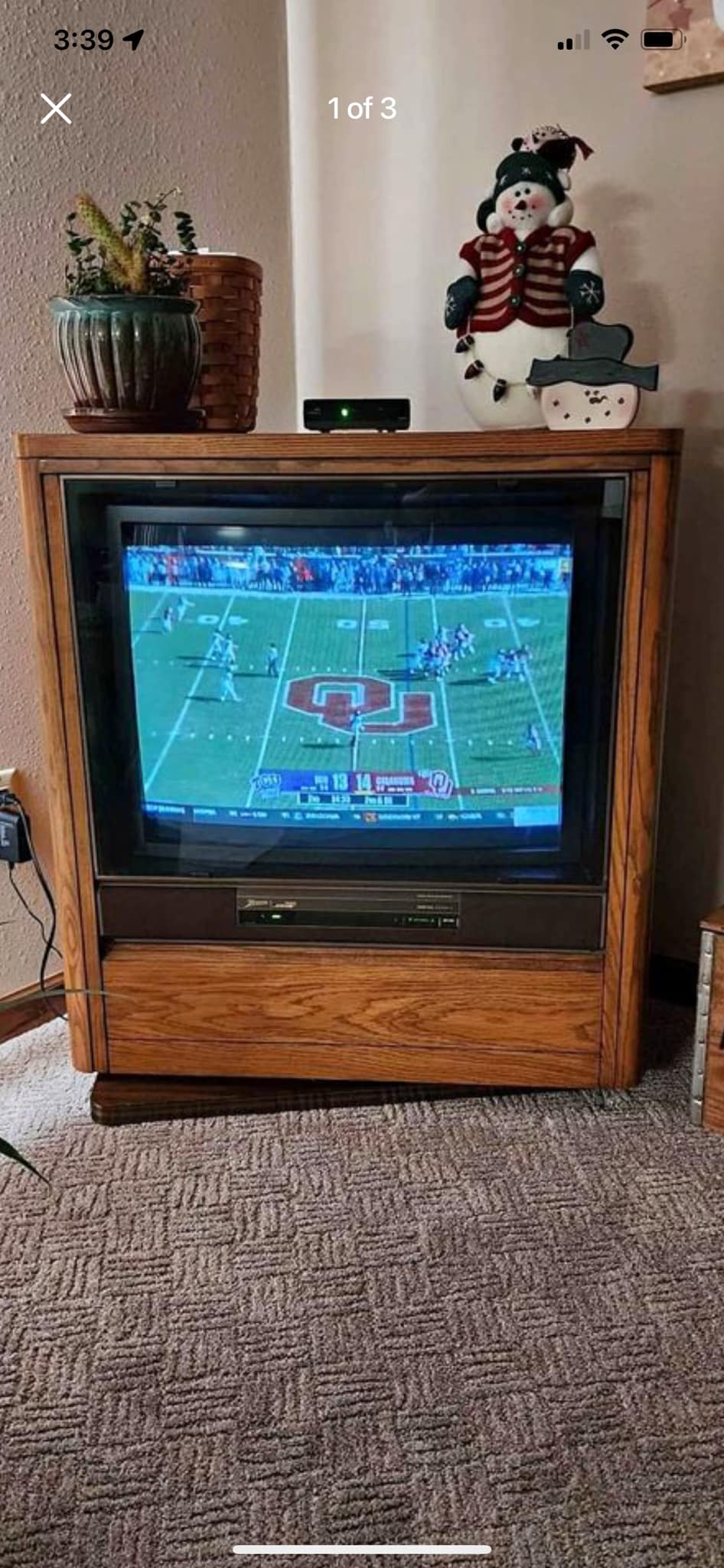 26” Zenith console tv with Bose speakers. Kinda neat looking.