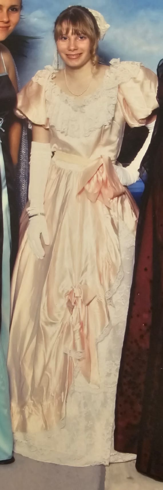 2005 prom dresses May Queen MQ2005 showcases a sweetheart neckline and cap sleeves Chiffon Prom Dress with Colorful