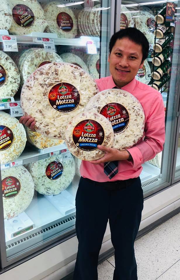 Super One Foods introduces XXL Lotzza Motzza pizzas