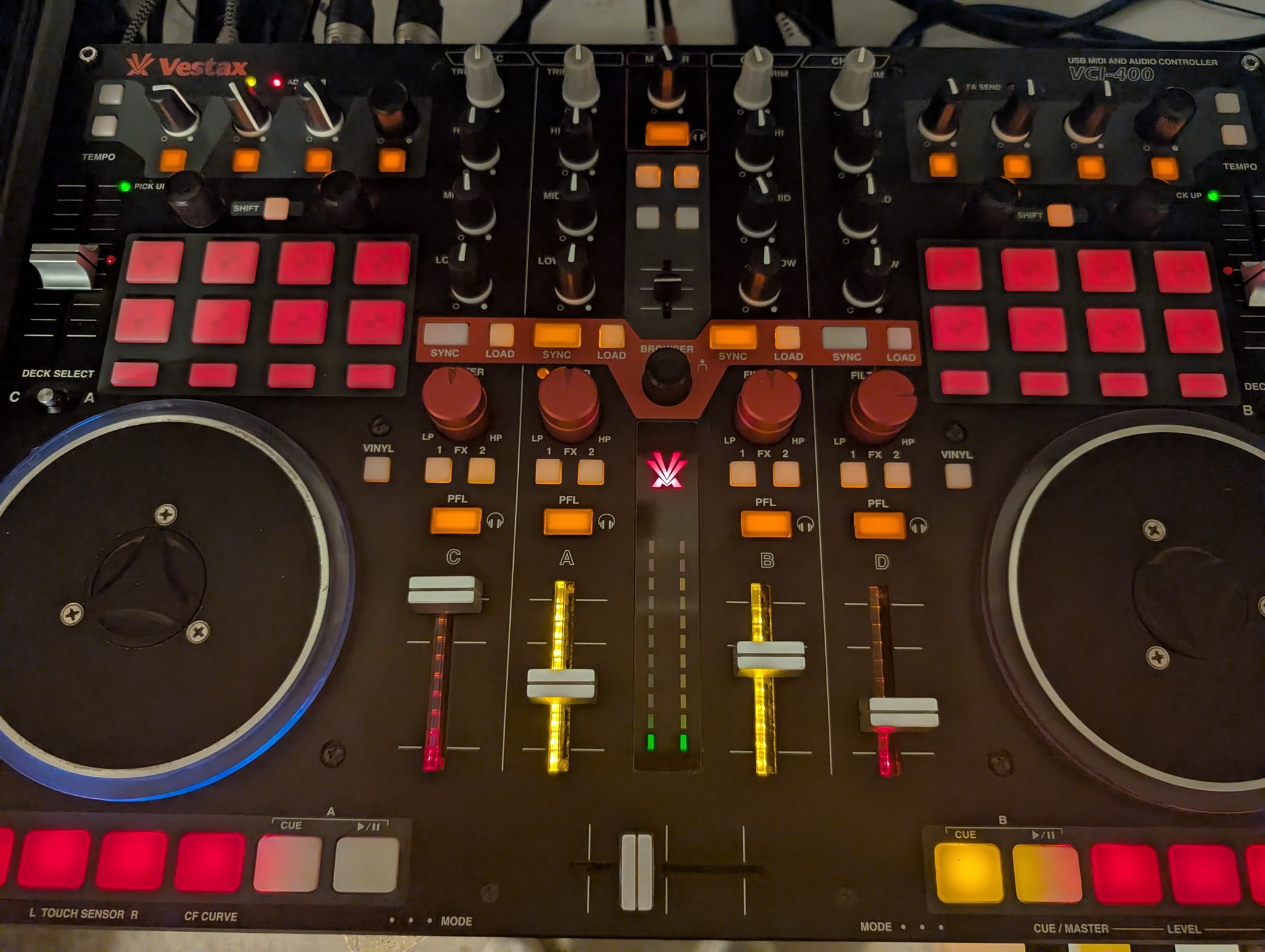 DJ機材 Vestax PMC-400 PROFESSIONAL MIXER Vestax PMC 400 no issues, sounds great. Comes with a spare brand